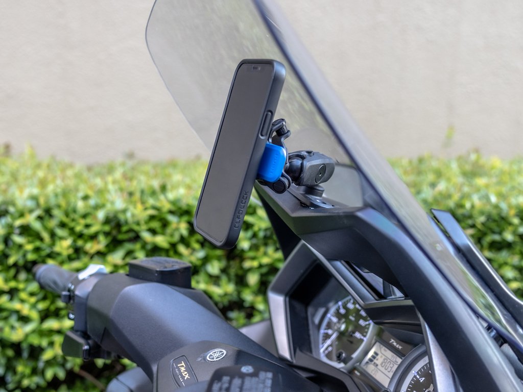 Quad Lock 360° Dual Pivot Phone Mount for Bikes & Motorcycles - Secure & Adjustable Smartphone Holder for Cycling, Commuting & Outdoor Adventures