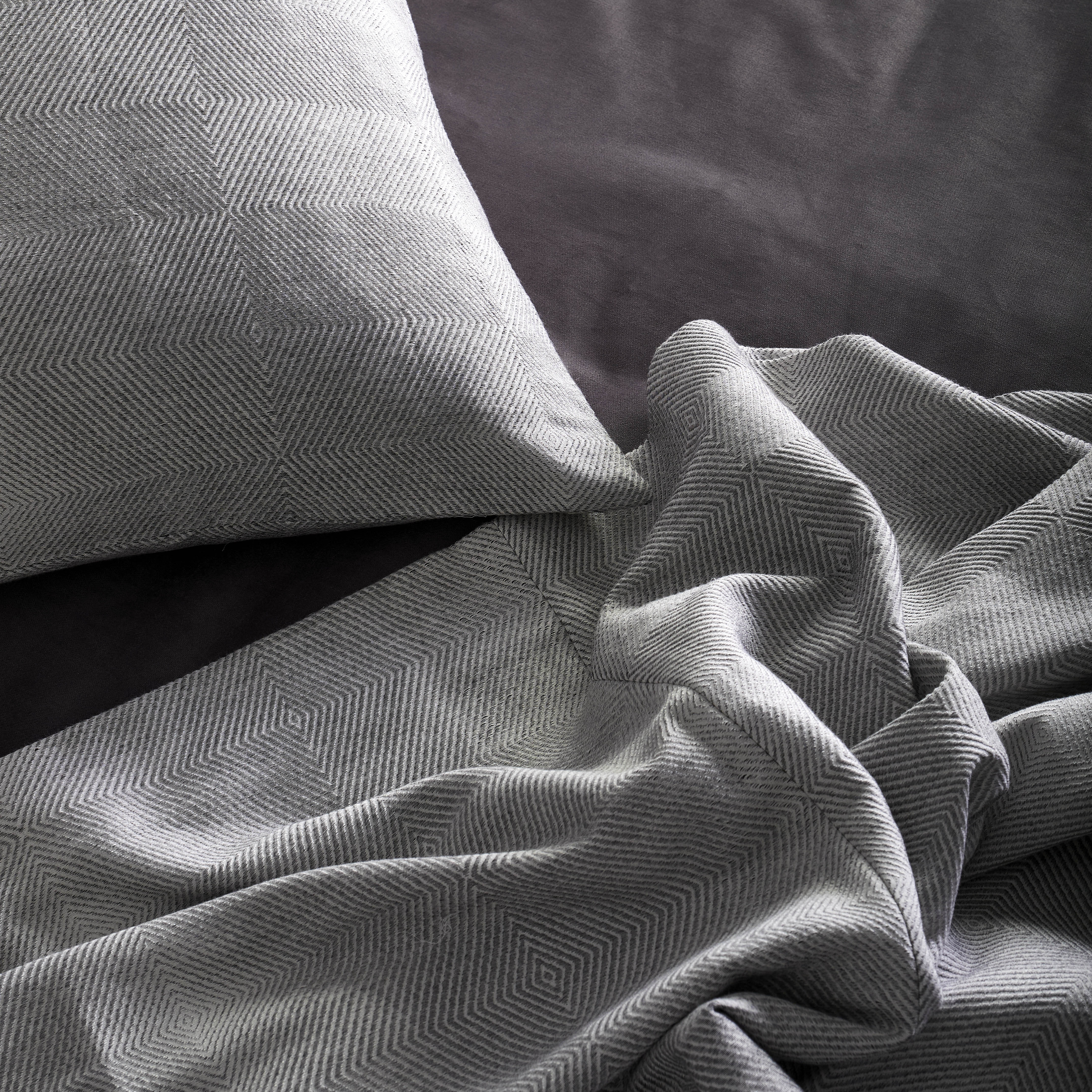 Vector Pillow - Soft & Supportive Memory Foam Pillow for Neck Pain Relief - Perfect for Side Sleepers, Back Pain Sufferers & Office Chairs