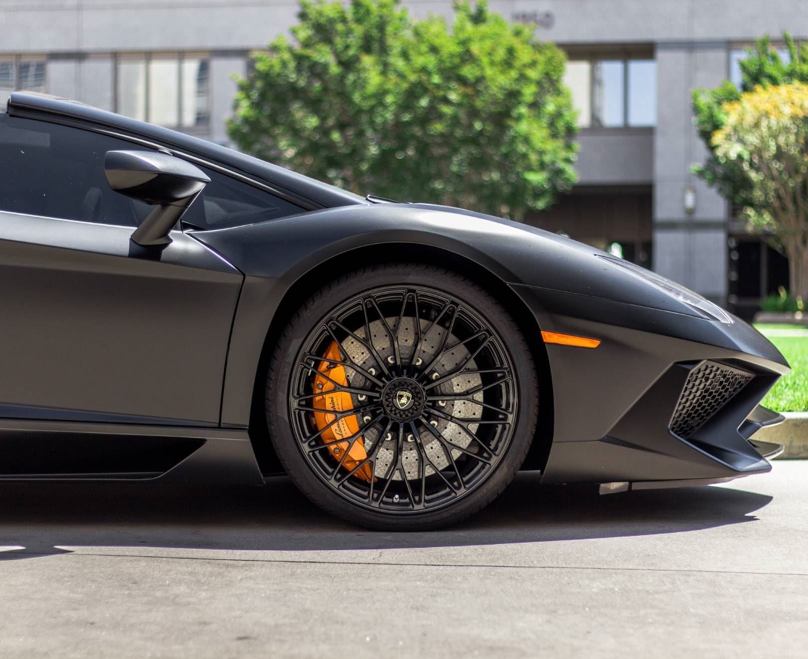 Black Lamborghini Model Car - Premium Diecast Collectible for Car Enthusiasts & Gift Ideas - Perfect for Display, Collection, and Racing Game Accessories