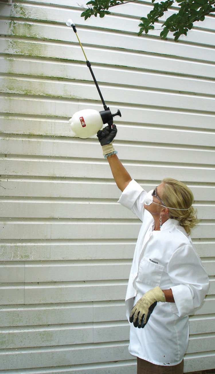 Solo 420 2-Liter One-Hand Pressure Sprayer with Adjustable Telescoping Wand - Perfect for Gardening, Lawn Care, and Pest Control