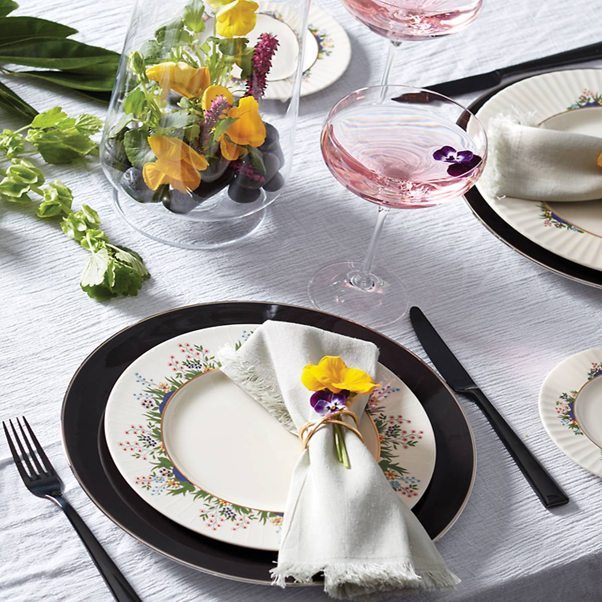 Colebrook Onyx 5-Piece Dinnerware Set - Elegant Black Stoneware Plates, Bowls & Mugs for Formal Dining, Restaurant, or Home Entertaining