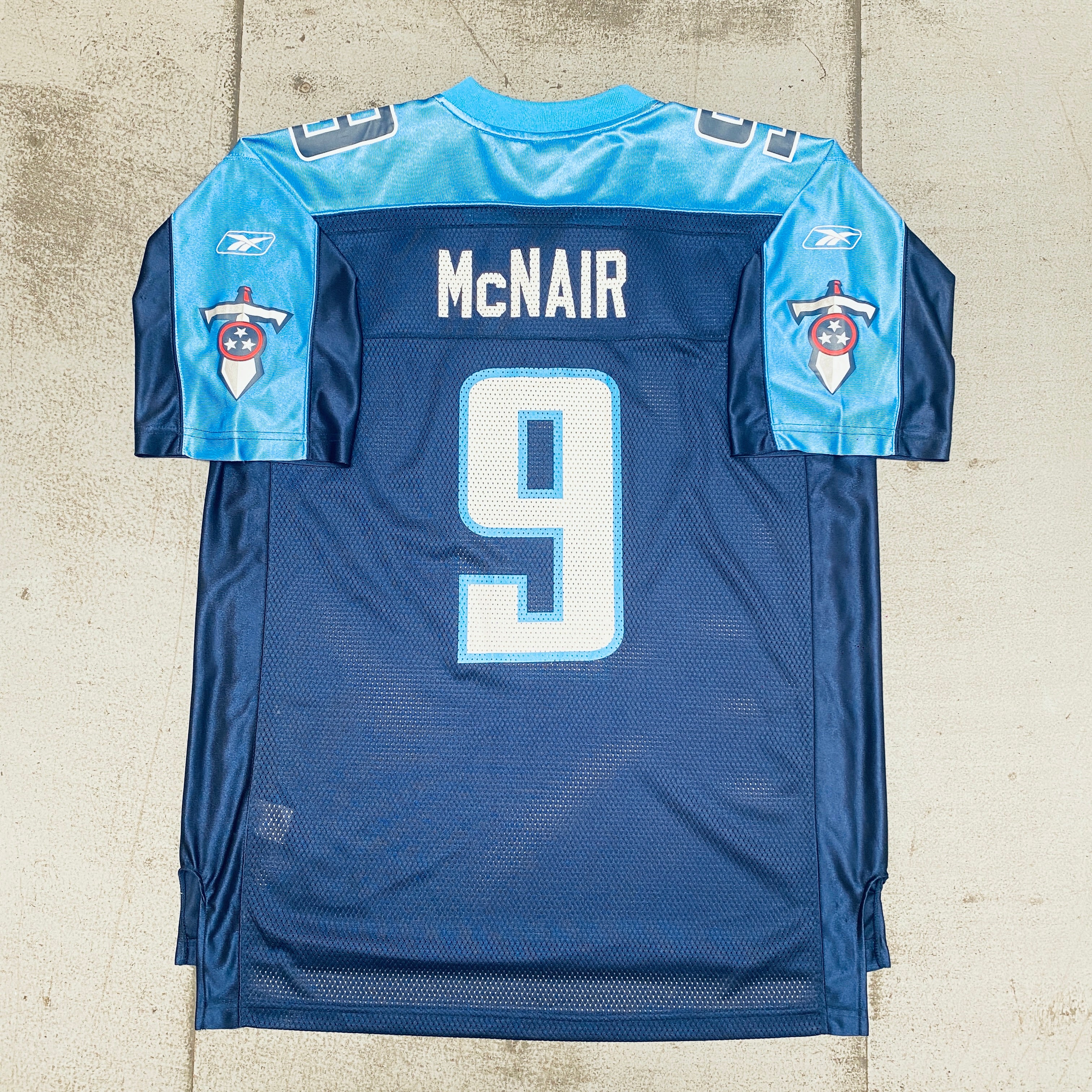 Tennessee Titans Steve McNair 2003-04 Jersey L/XL - NFL Football Fan Apparel for Game Day & Sports Events