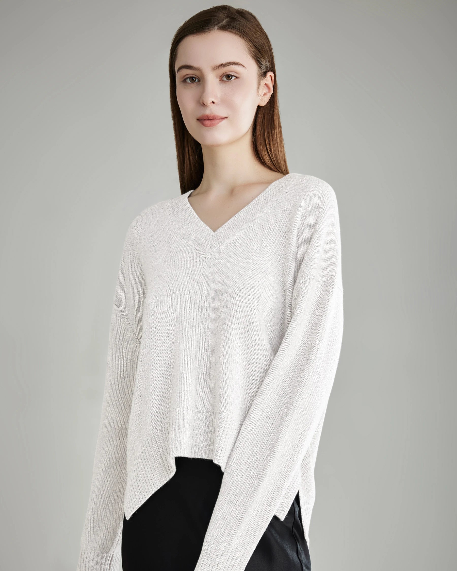 Luxury Oversized V-Neck Cashmere Sweater for Women - Soft & Warm Winter Pullover - Perfect for Casual Outfits, Office Wear & Holiday Gatherings