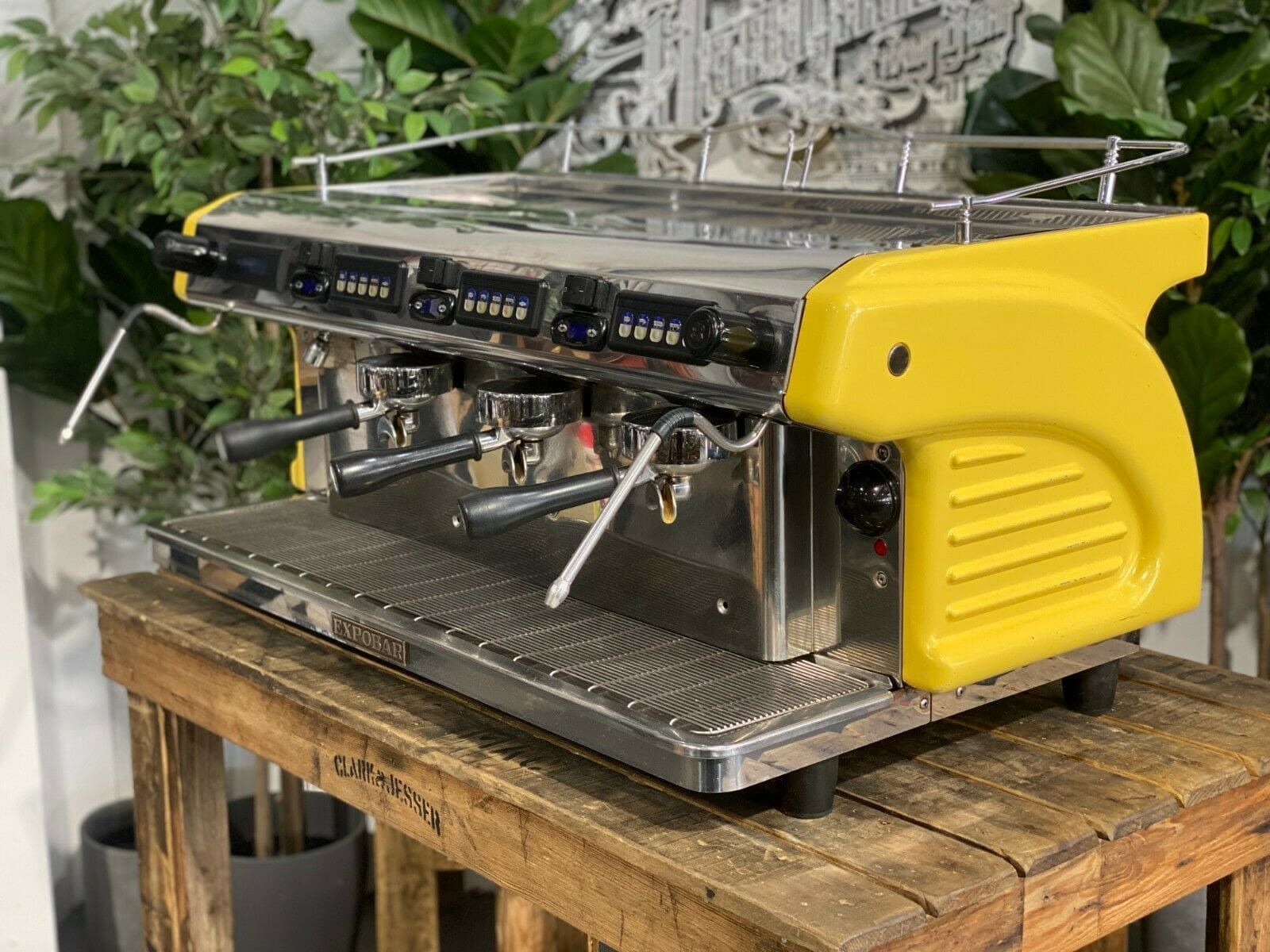 Expobar Ruggero 3 Group Commercial Espresso Machine in Vibrant Yellow - Perfect for Cafes, Restaurants & Coffee Shops