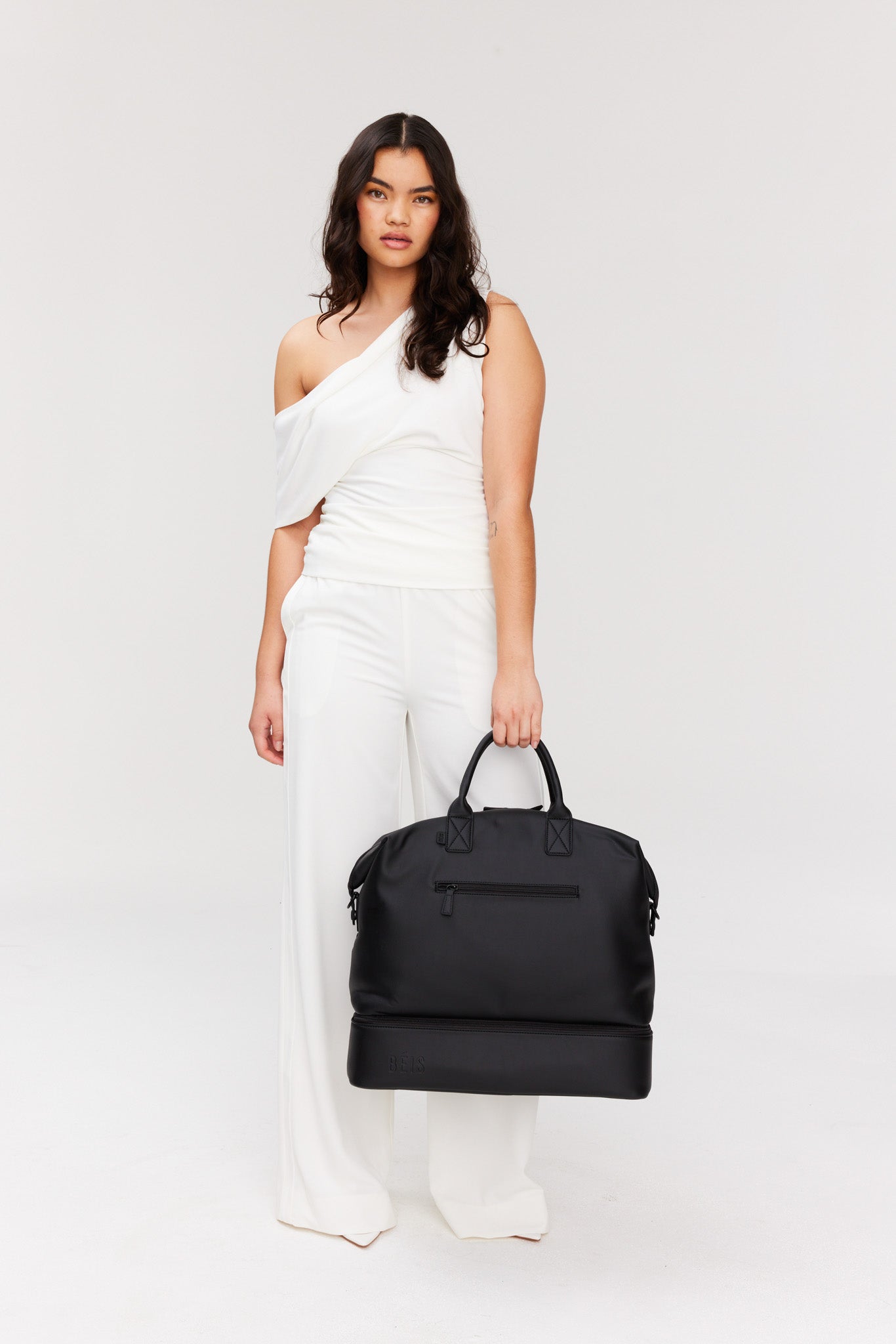 Premium Black Weekender Bag - Stylish & Durable Travel Duffel for Weekend Getaways, Gym, or Business Trips