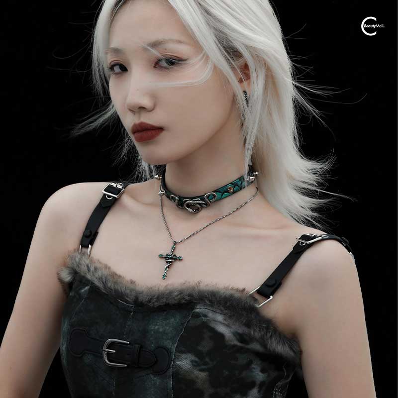 1STXULIE Serpent's Kiss Leather Choker - Gothic Punk Choker Necklace for Women, Adjustable Black Leather Choker with Snake Charm - Perfect for Halloween, Cosplay, and Alternative Fashion