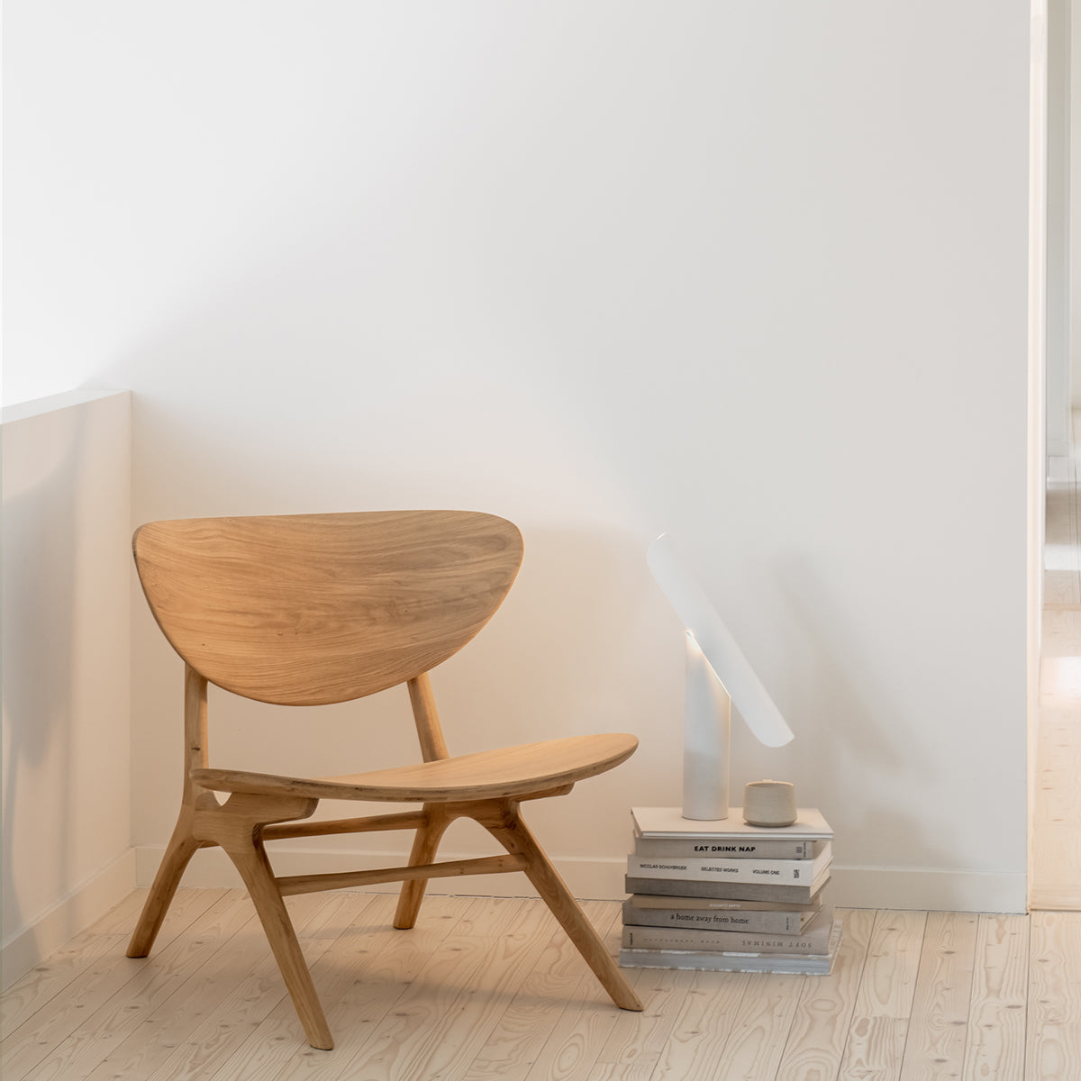 Modern Eye Lounge Chair - Comfortable Accent Chair for Living Room, Bedroom & Office - Perfect for Relaxing, Reading & Napping