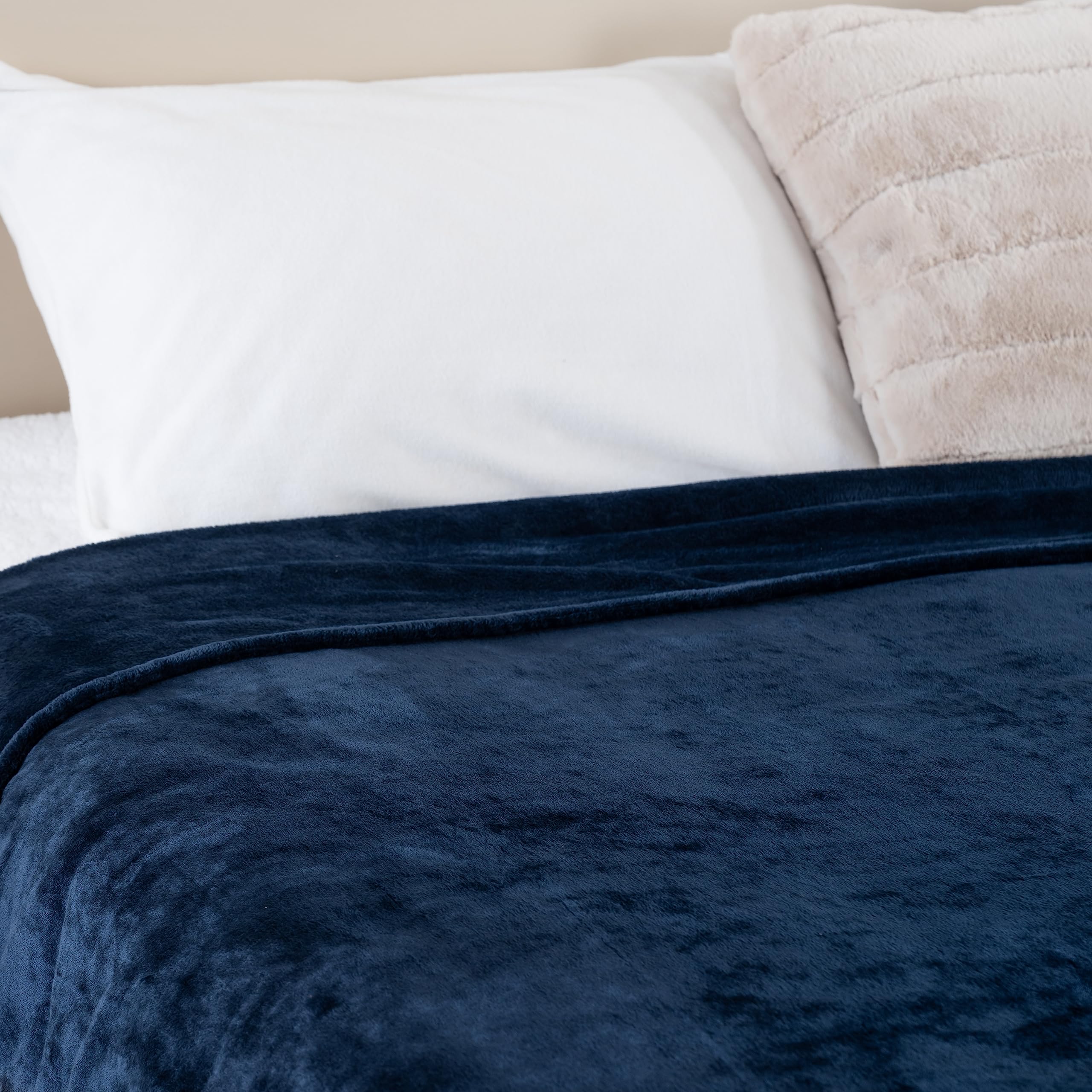 Berkshire Blanket Classic VelvetLoft Solid Queen Size Bed Blanket - Ultra Soft Lightweight Flannel Plush Throw for Bed, Couch & Sofa - Dress Blues 90x90 Inches - Perfect for Winter Nights, Movie Time & Cozy Home Decor E0555-FQ-13E