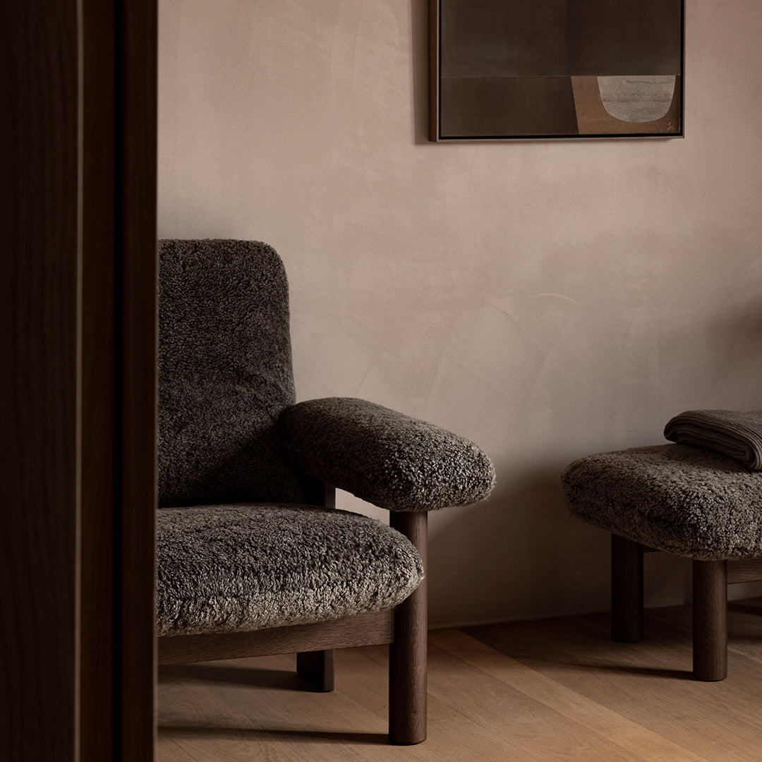 Brasilia Lounge Chair - Mid Century Modern Accent Chair for Living Room, Bedroom & Office - Comfortable Upholstered Armchair with Wooden Legs - Perfect for Relaxing, Reading & Decor