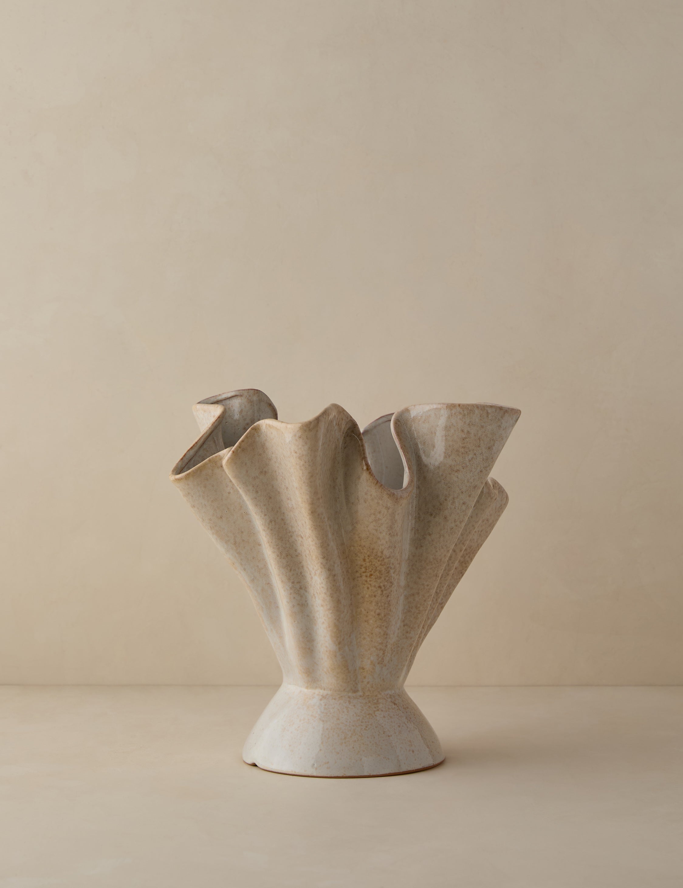 Darcia Vase - Elegant Ceramic Flower Vase for Home Decor, Wedding Centerpiece, and Tabletop Display - Perfect for Living Room, Dining Table, and Gift Giving