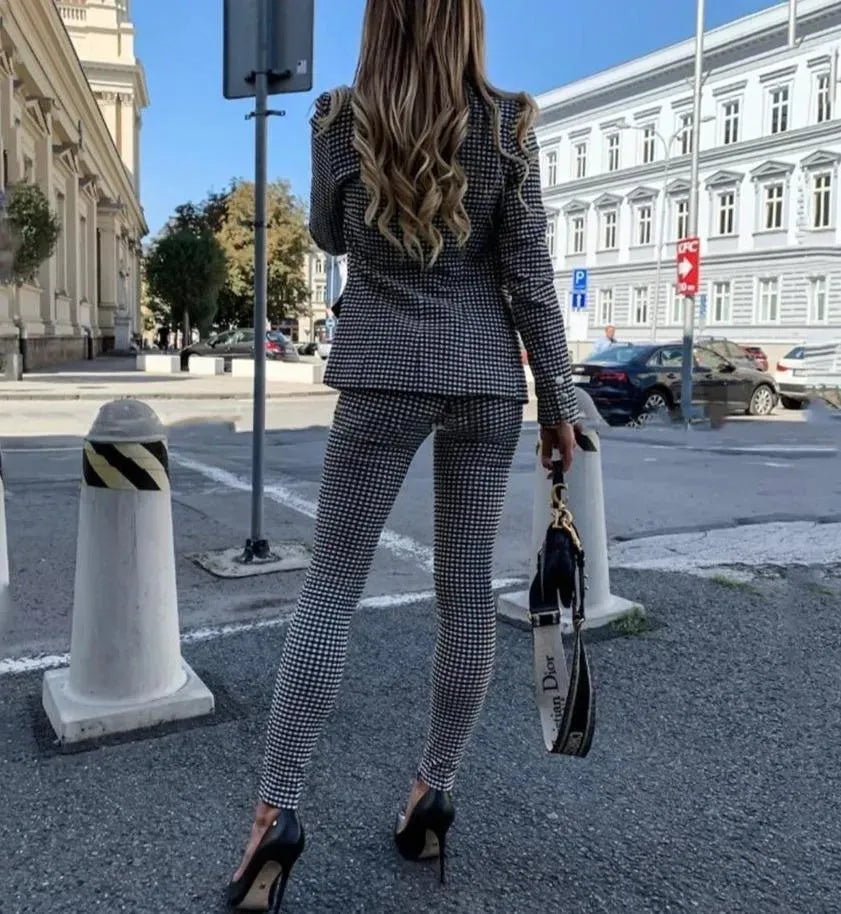 Stylish Women's Plaid Pencil Pantsuit - Office Wear & Business Formal Suit for Professional Women | Perfect for Work, Interviews, and Corporate Events