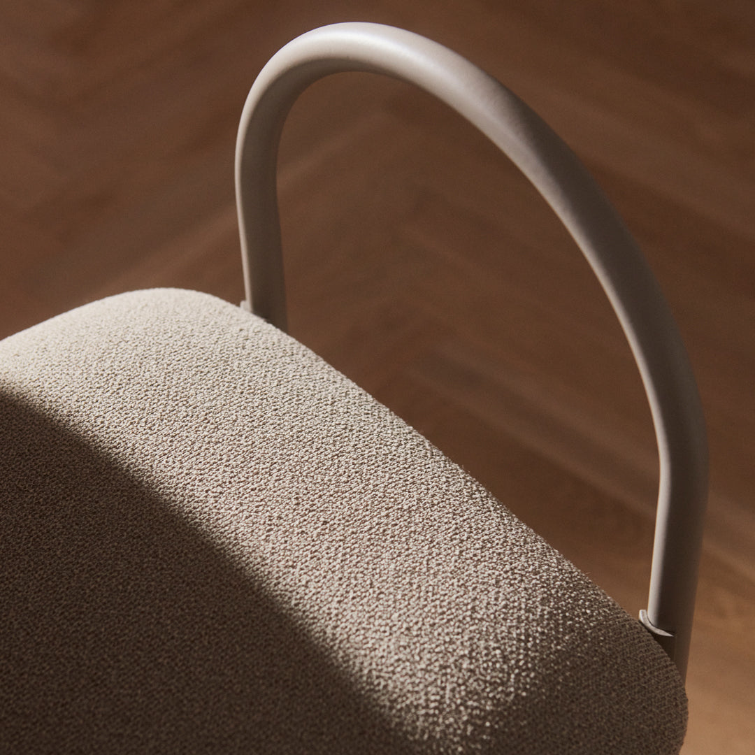 AYTM Angui Chair - Modern Ergonomic Lounge Chair for Living Room, Office & Reading - Comfortable Mid-Century Design with Wooden Legs