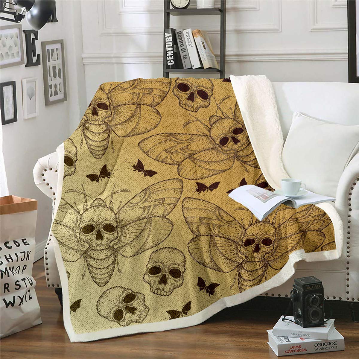 Skull Moth Plush Fleece Throw Blanket - Gothic Skeleton Butterfly Sherpa Blanket 87x95 Inches - Cozy Vintage Decor for Bed, Couch & Sofa - Perfect for Halloween, Gothic Room Decor and Horror Movie Nights