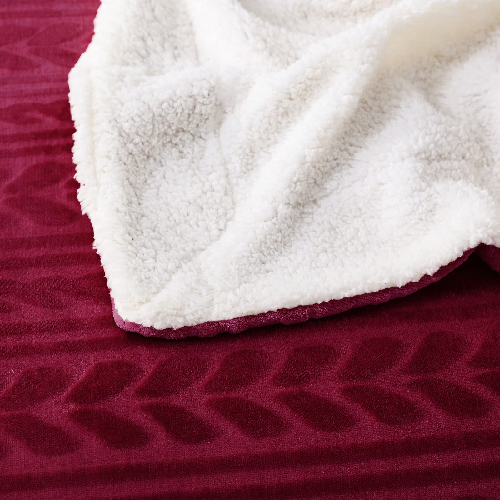 King Size Sherpa Fleece & Reversible Velvet Bed Blanket - Extra Warm 90x104 Inch Throw for Bed, Couch & Sofa in Deep Red | Perfect for Winter Nights, Cozy Movie Time & Guest Room Comfort