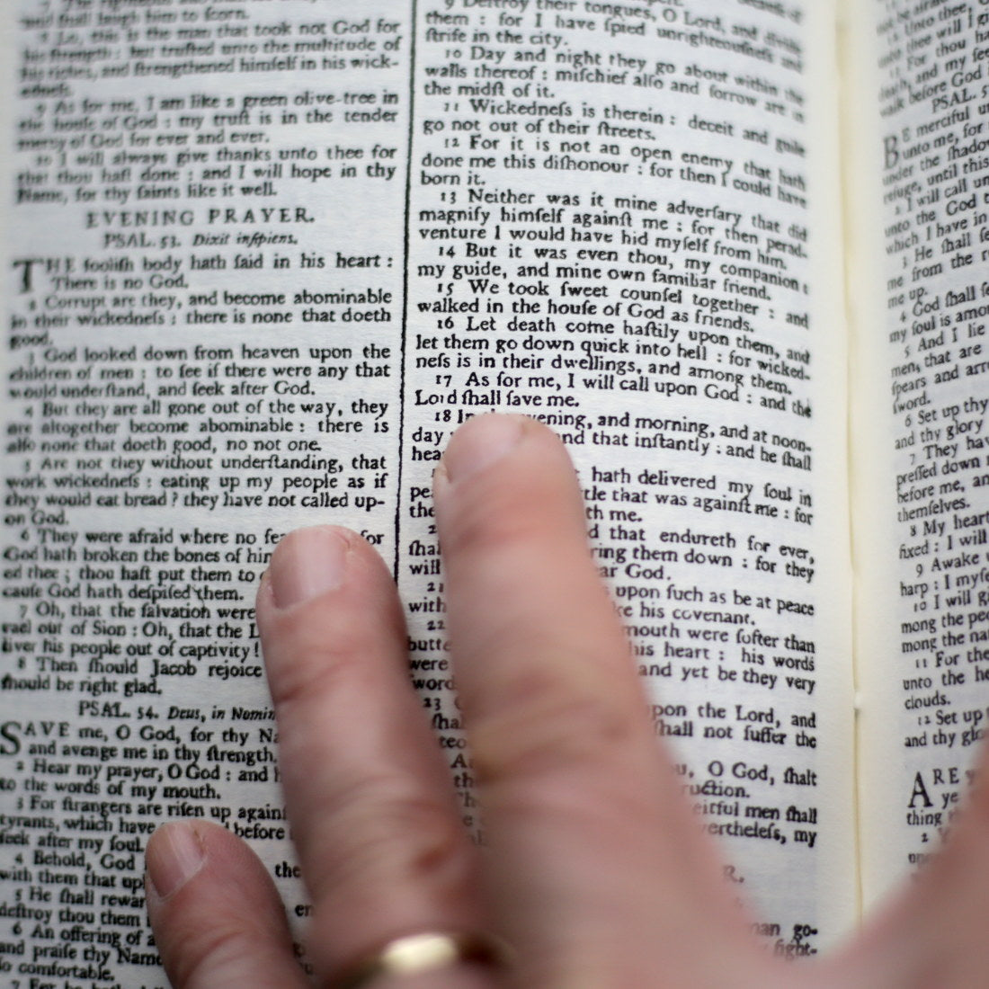 A Book of Common Prayer - Classic Christian Devotional Guide for Daily Worship & Spiritual Growth | Perfect for Personal Prayer, Church Services & Bible Study