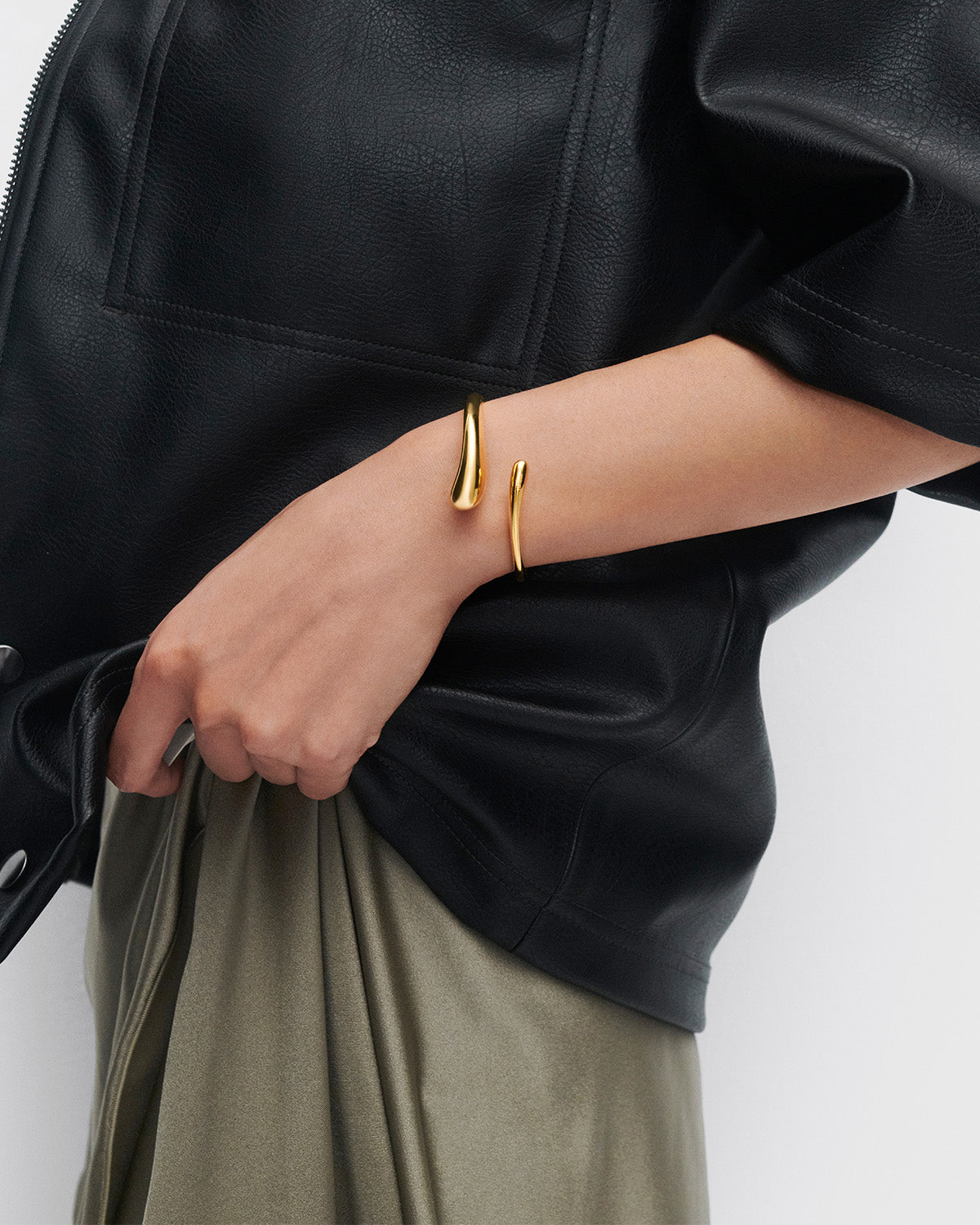 GRID 2 Bangle Bracelet for Women - Minimalist Stainless Steel Cuff Bracelet - Elegant Stackable Jewelry for Everyday Wear, Office & Special Occasions
