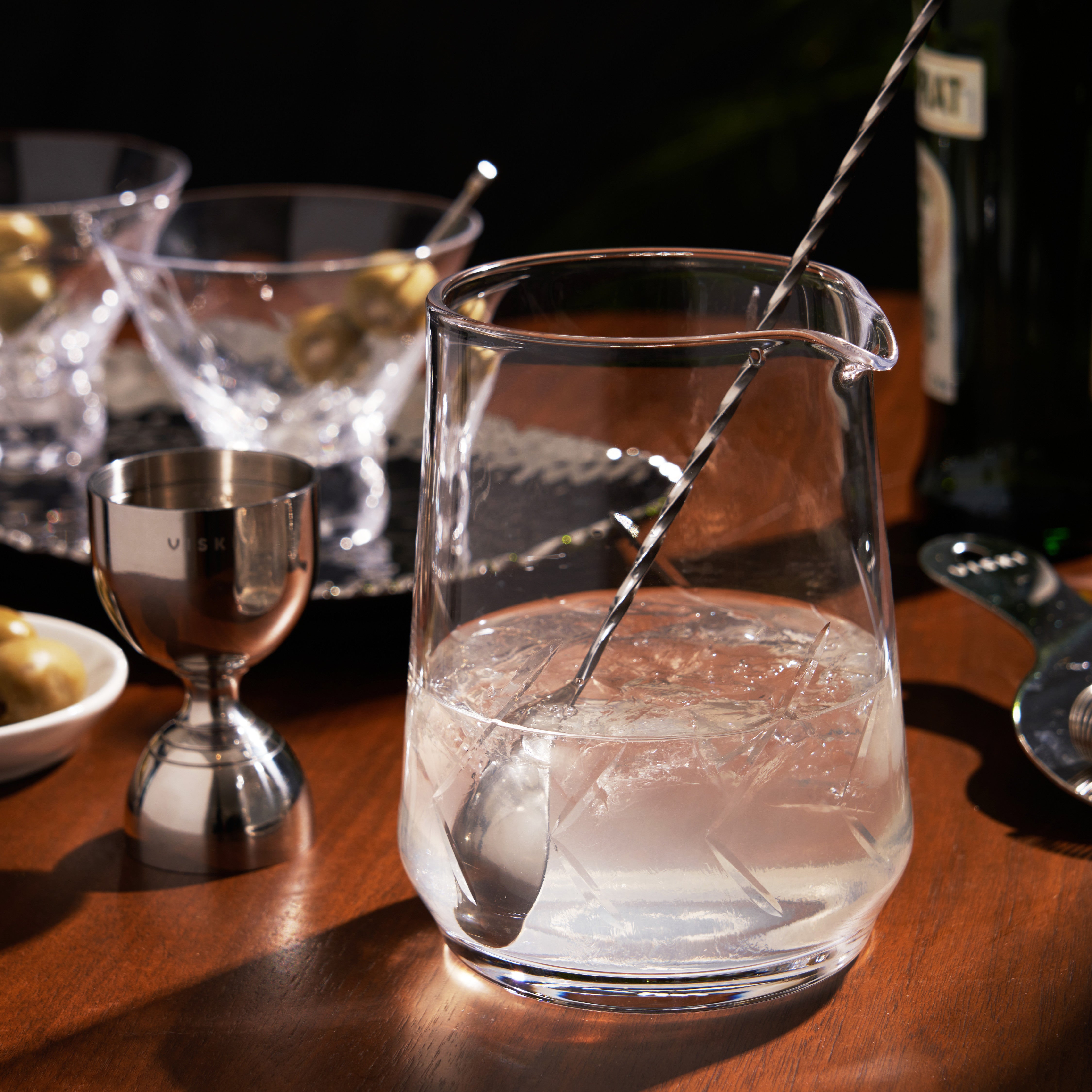 Premium Burke Crystal Mixing Glass - Heavy Base Barware for Cocktails, Whiskey & Spirits - Perfect for Home Bars, Mixologists & Professional Bartenders