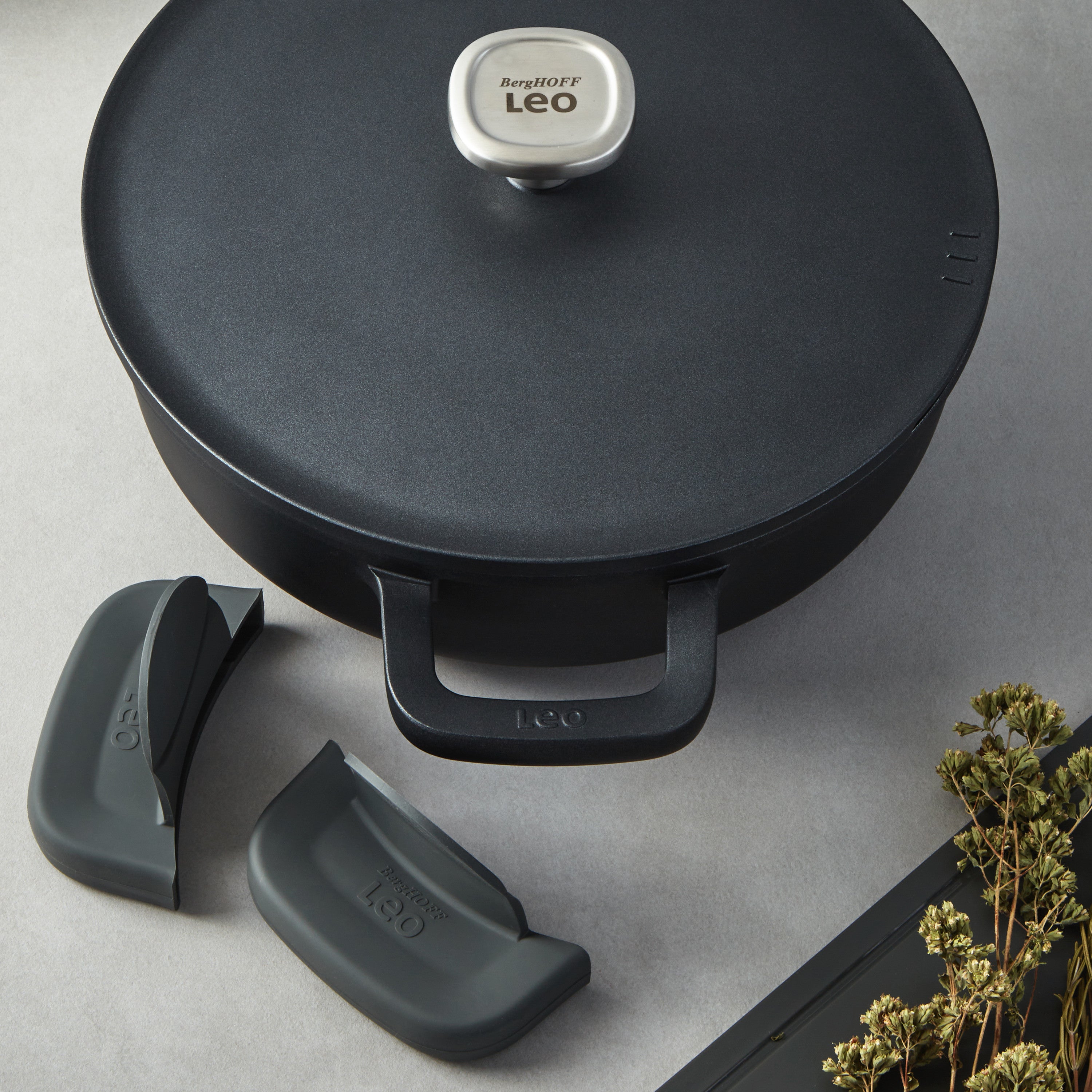 BergHOFF Leo Phantom Nonstick Ceramic 11-Inch Saute Pan 5qt - Eco-Friendly Recycled Aluminum Cookware for Sauteing, Frying & Stir-Frying | Perfect for Gas, Electric & Induction Stovetops