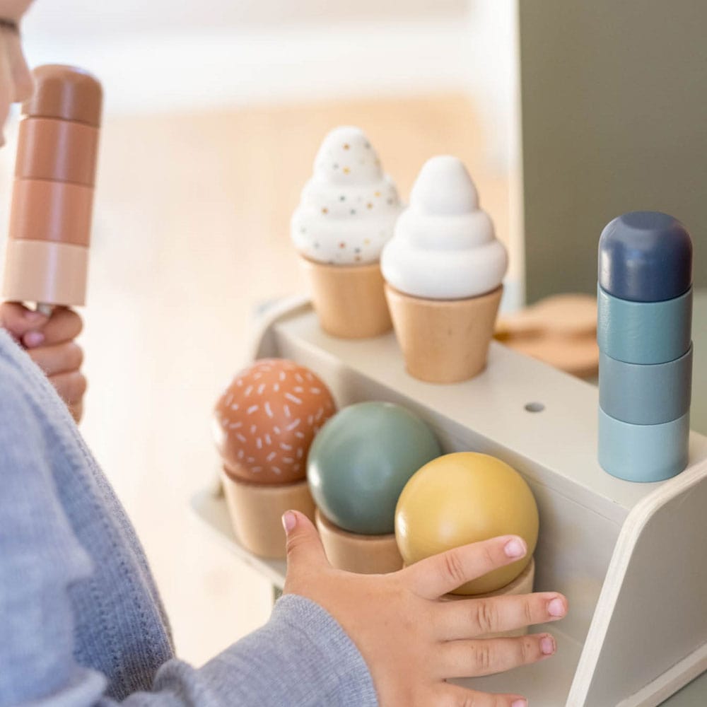 FLEXA Ice Cream Maker Set - Homemade Frozen Yogurt & Gelato Machine for Kids & Adults - Perfect for Parties, Desserts & Family Fun