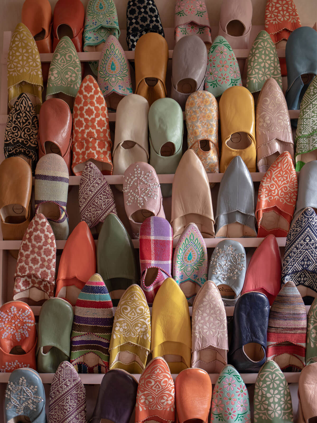 Authentic Moroccan Classic Pointed Babouche Slippers - Comfortable Leather Sunflower Design | Perfect for Home, Lounge & Cultural Fashion