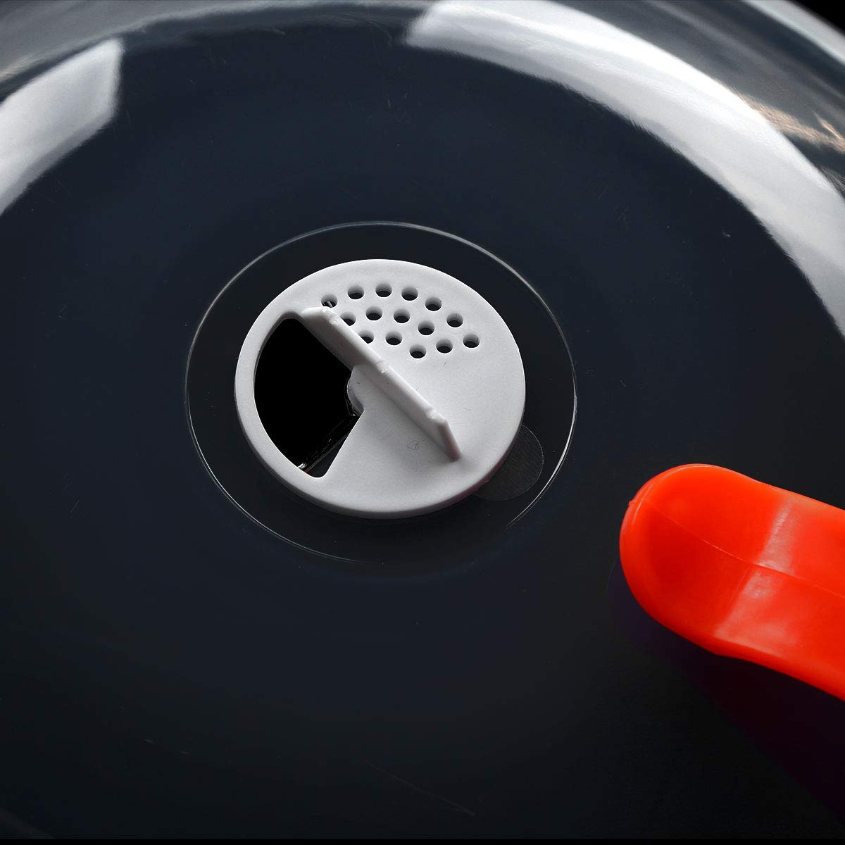 YiZYiF Microwave Cover - Reusable Splatter Guard with Steam Vents & Handle, Transparent Red Dish Lid for Home Kitchen Cooking - Perfect for Heating Food, Preventing Mess & Keeping Microwave Clean