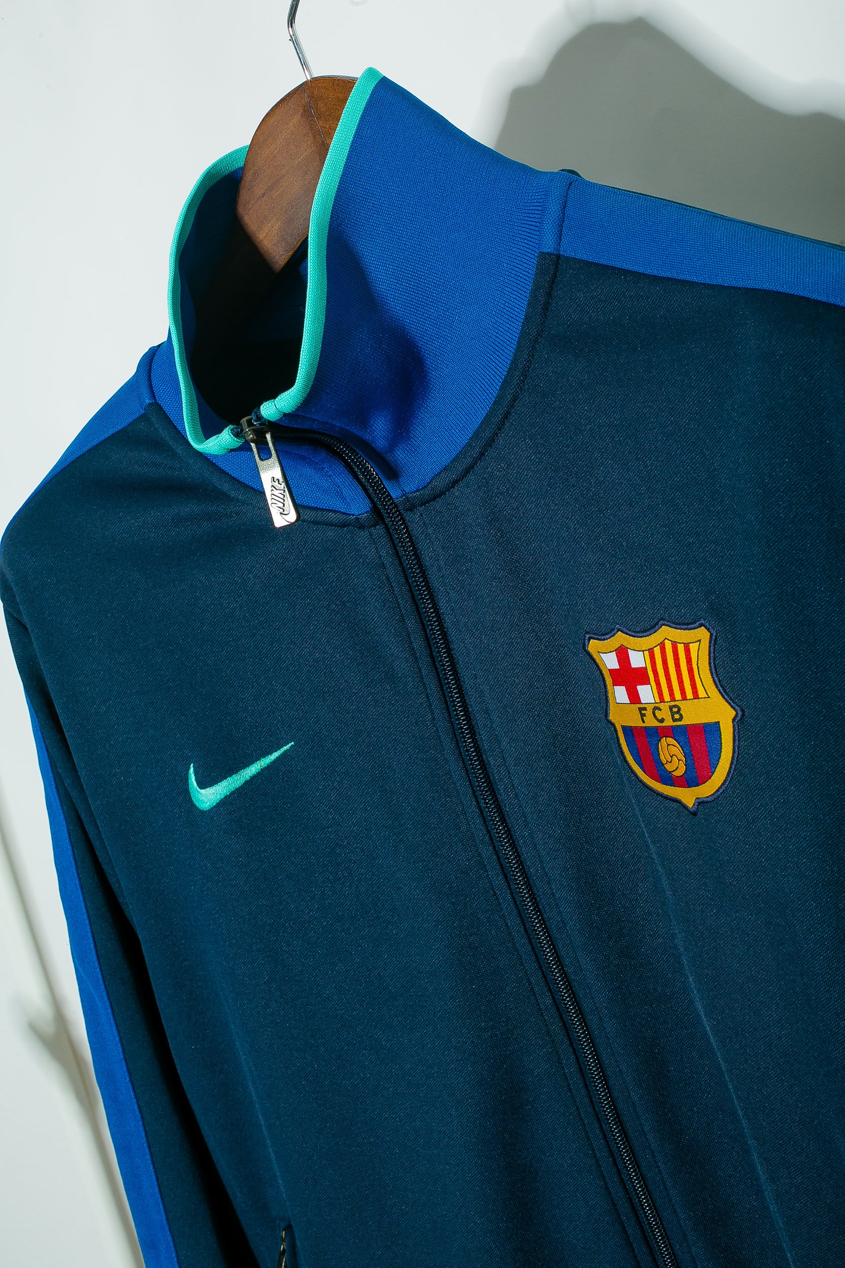 2009 FC Barcelona Jacket - Official Licensed Football Jersey, Size L - Perfect for Soccer Fans, Matchdays & Casual Wear