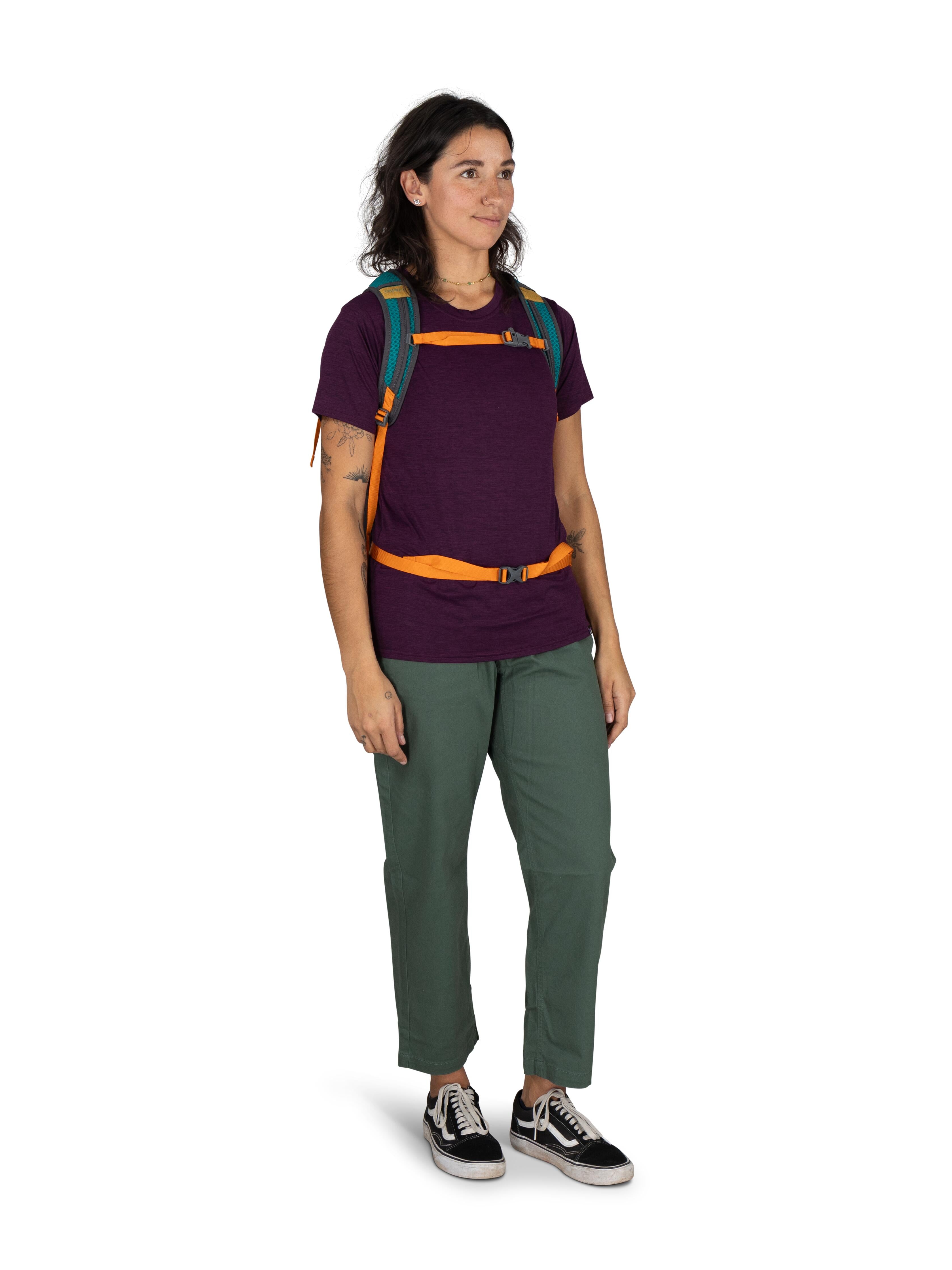 Osprey Daylite Everyday Backpack - Lightweight Hiking & Travel Daypack for Men & Women - Perfect for Commuting, School & Outdoor Adventures