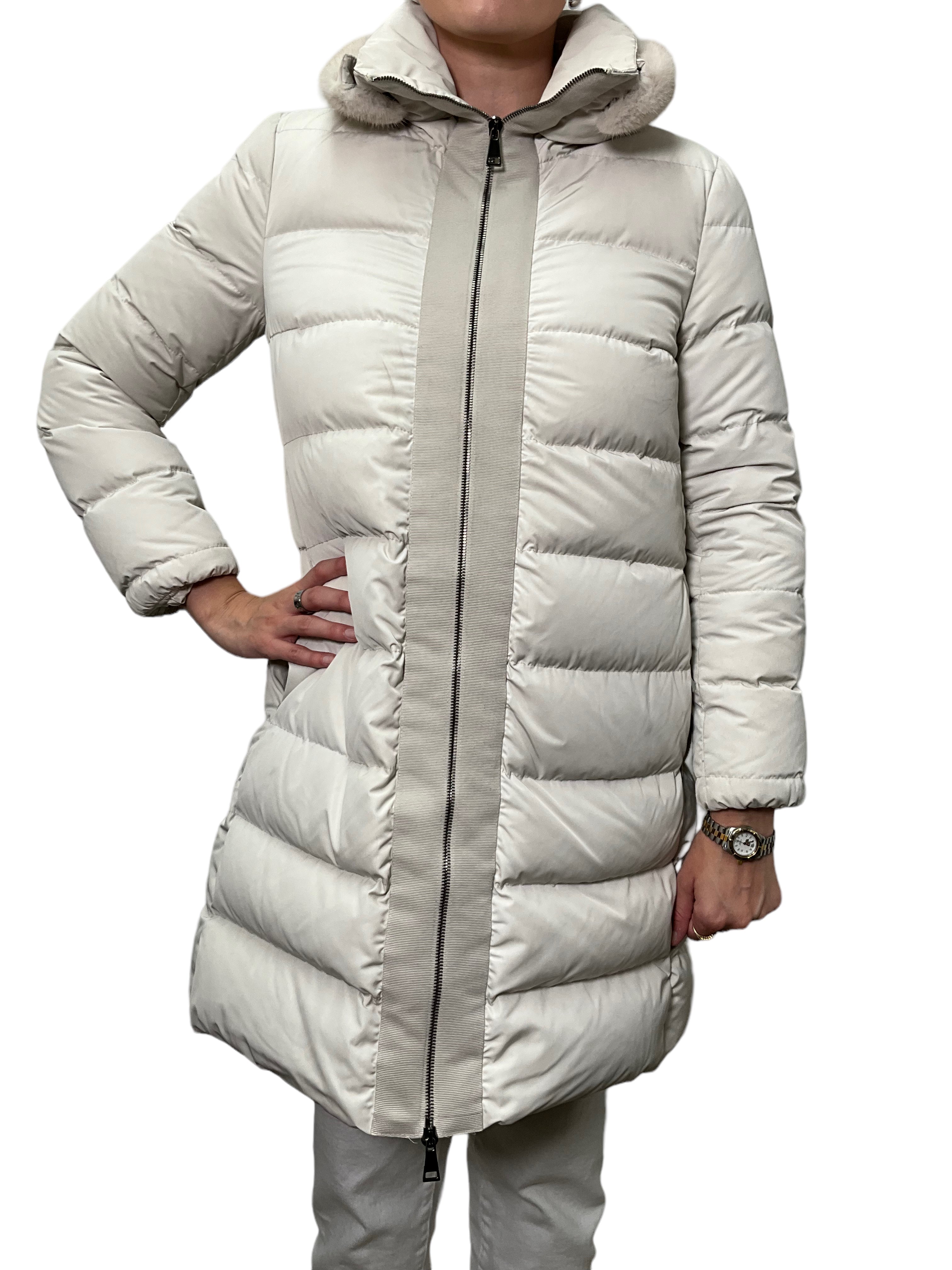 MONCLER Quilted Puffy Jacket with Goose Down & Fur Trim - Size M - Warm Winter Coat for Women & Men - Perfect for Skiing, Snowboarding & Cold Weather Fashion