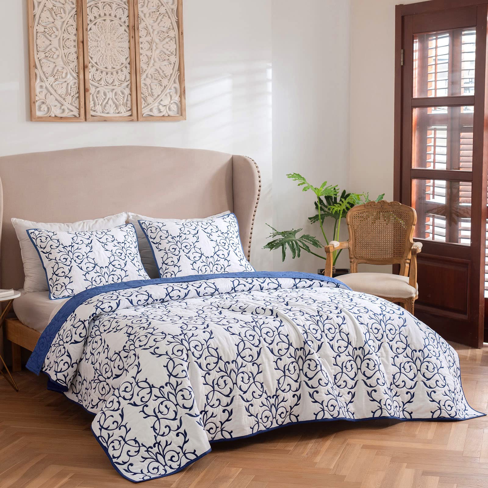 Mixinni Reversible King Quilt 3-Piece Set - Blue Embroidery Pattern, Soft Cotton Bedspread & Coverlet with Decorative Shams | Elegant King Size Quilt for Master Bedroom, Guest Room & Luxury Home Decor