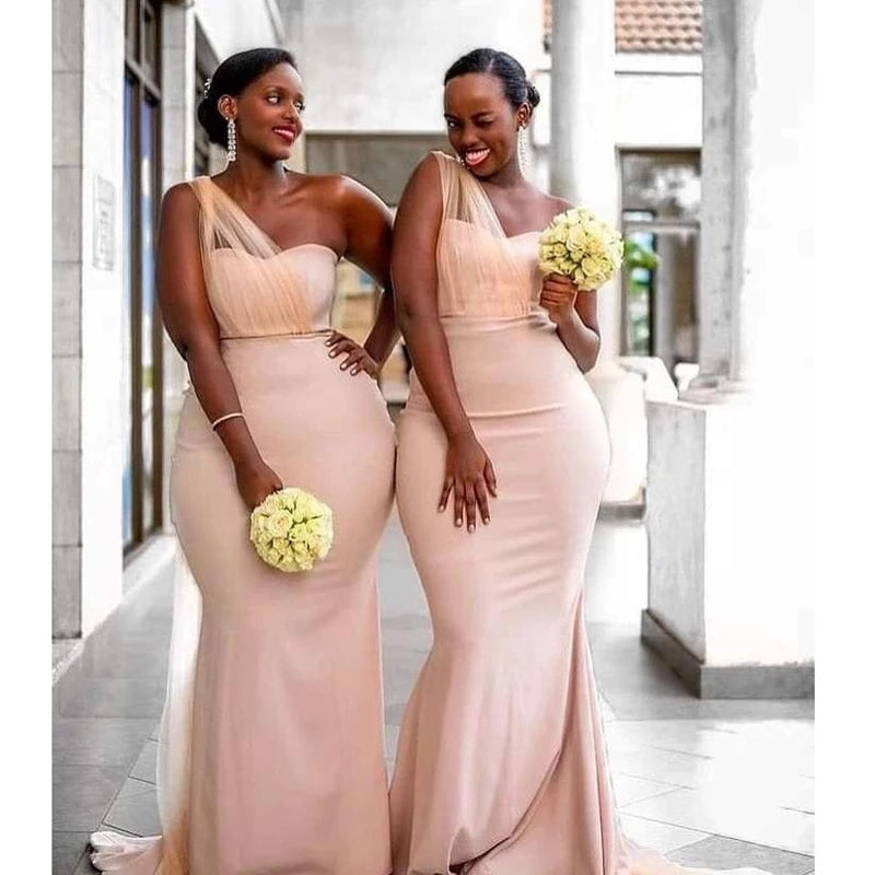 Elegant Plus Size One Shoulder Peach Bridesmaid Dress - Long Formal Wedding Guest Gown for Women - Perfect for Weddings, Prom, Evening Parties & Special Occasions
