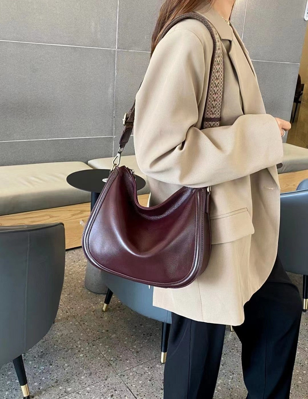 Stylish and Comfortable Crossbody Bag for Women - Perfect for Travel, Shopping, and Everyday Use
