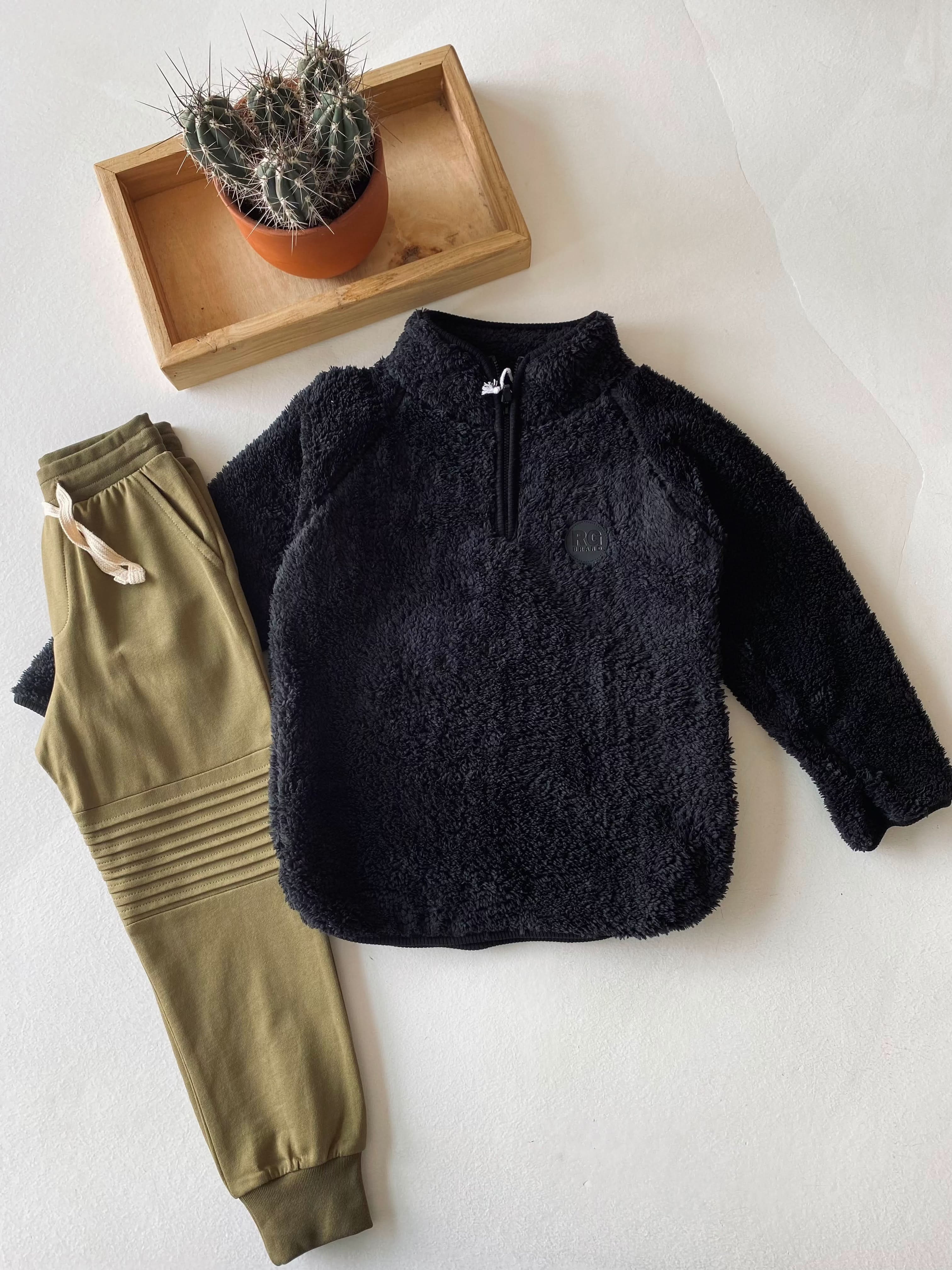 Unisex Kids' Fleece Hoodie with Faux Fur Trim - Cozy & Stylish for Boys & Girls - Perfect for Winter, Outdoor Play & Casual Wear