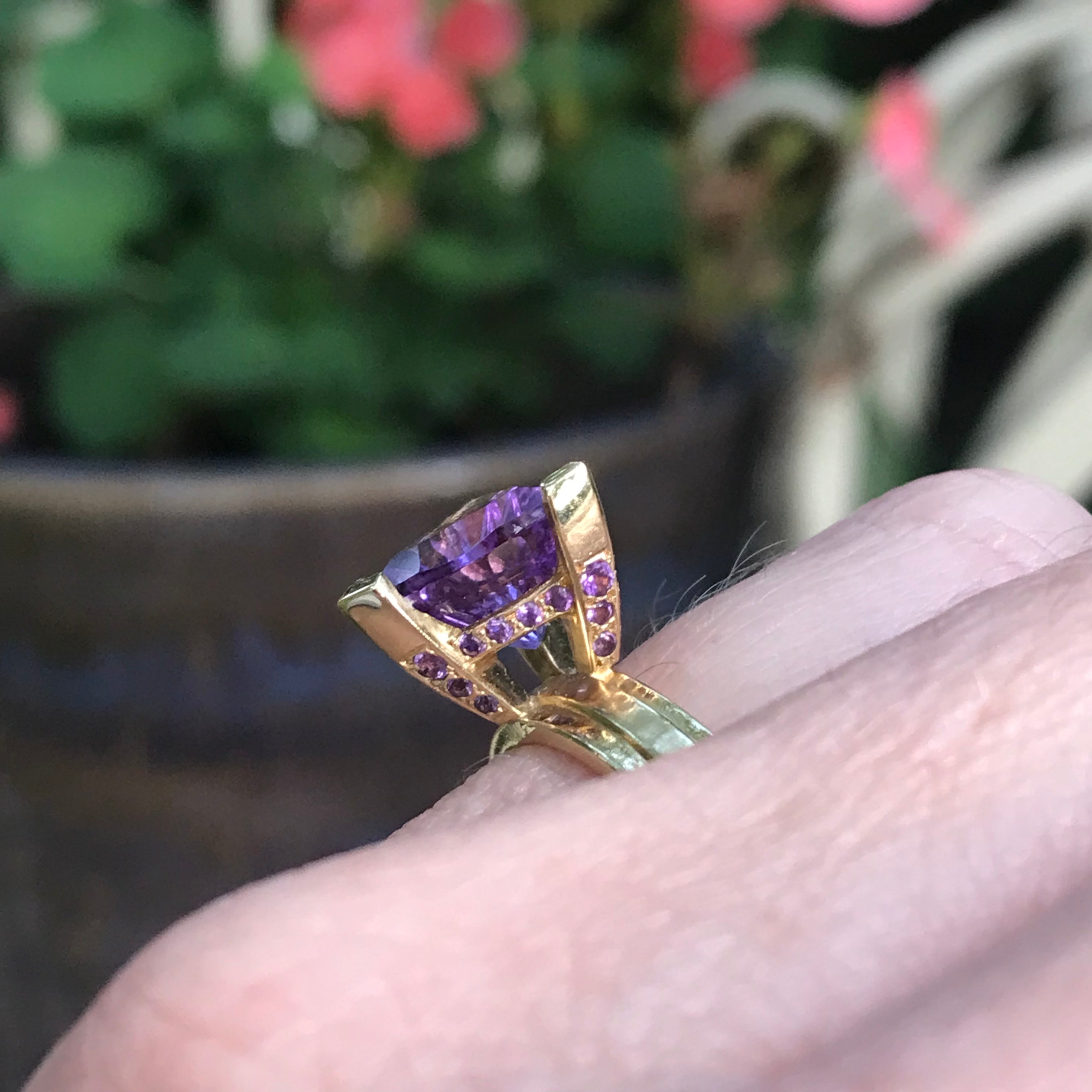 18ct Yellow Gold Trillion Amethyst Candy Wrap Ring - Elegant Jewelry for Women, Perfect for Weddings, Anniversaries & Special Occasions