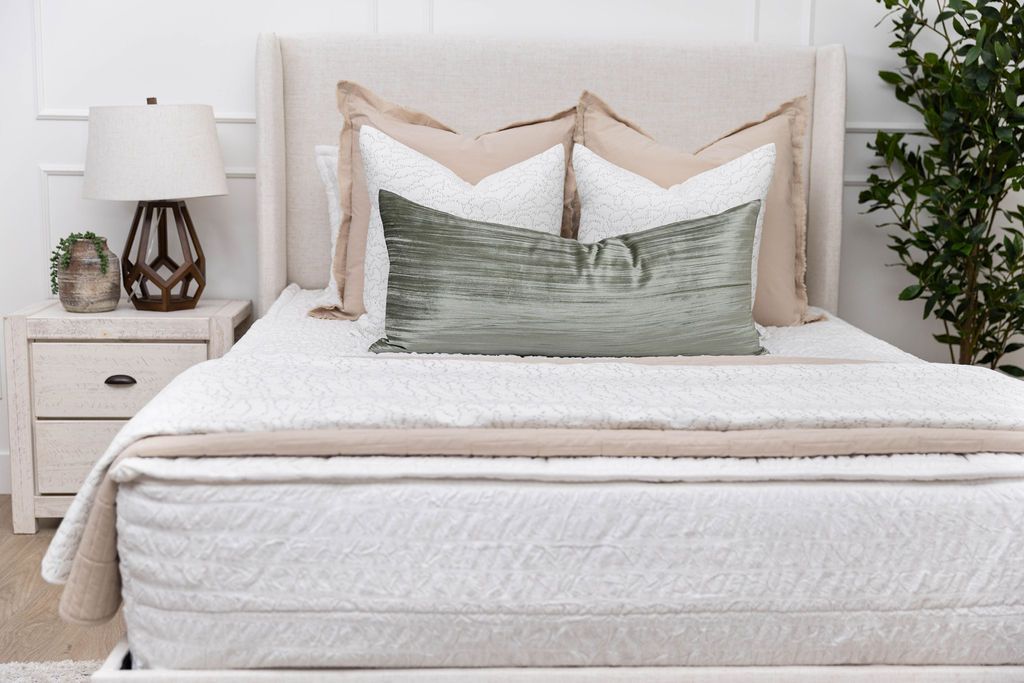 Luxury Mallory Soft Fleece Blanket - Ultra Cozy & Warm Throw for Bed, Couch, and Travel - Perfect for Home, Office, and Gifts