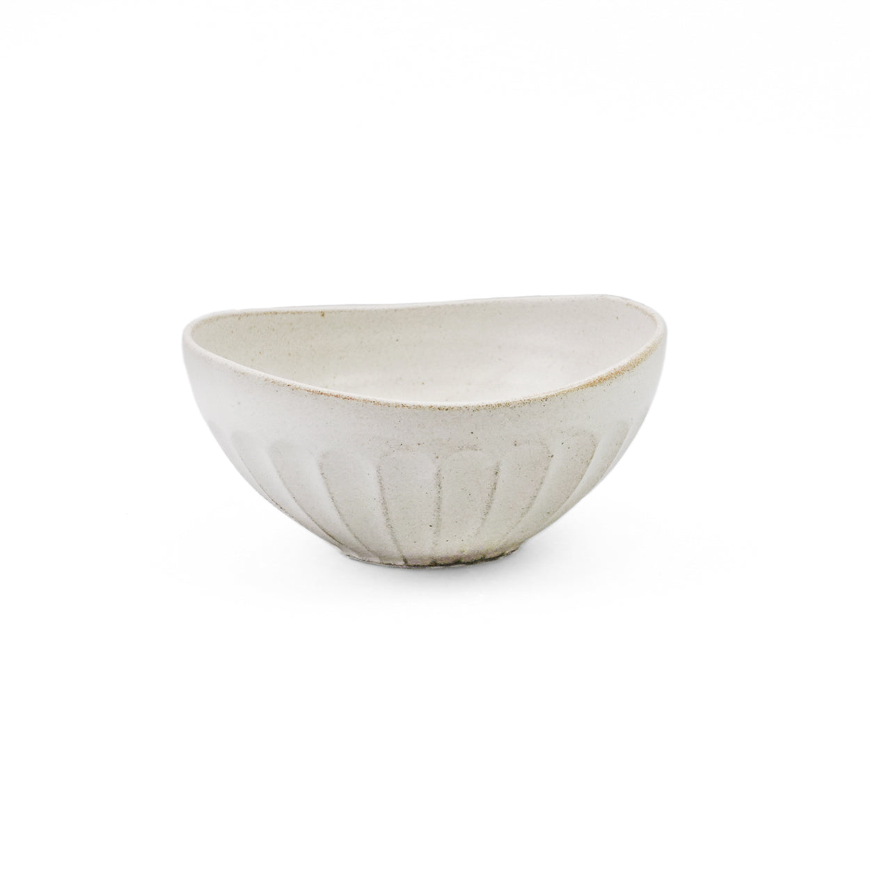 Kobiki Ivory Kobachi Bowl - Handcrafted Shaved Design, 7 fl oz (4.25 inch Diameter) - Perfect for Japanese Cuisine, Sushi, Soy Sauce & Small Dish Serving