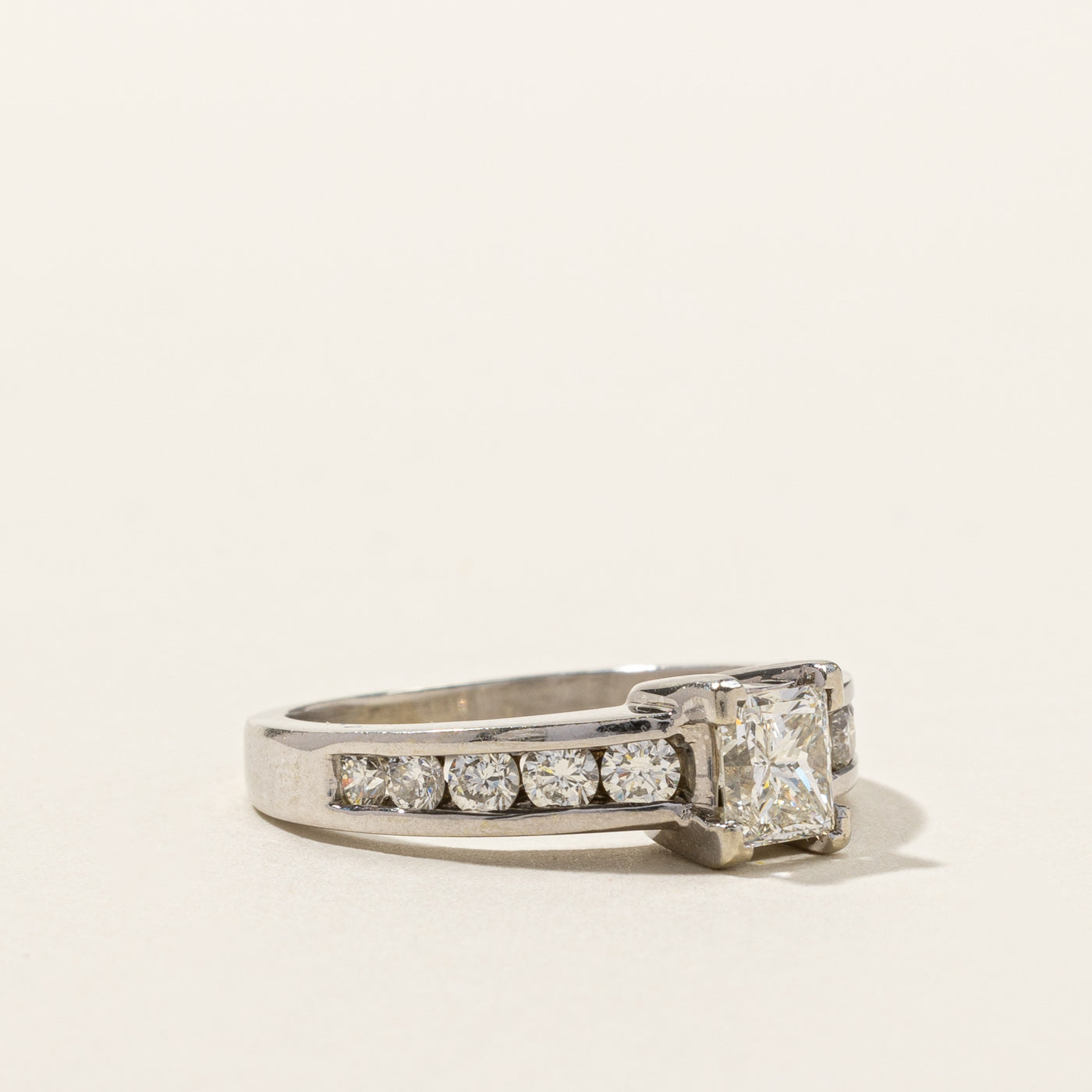 1.60ctw Solitaire Diamond Engagement Ring with Accents - VS2/SI1 Clarity, Size 8.25 - Perfect for Proposals, Anniversaries & Romantic Occasions