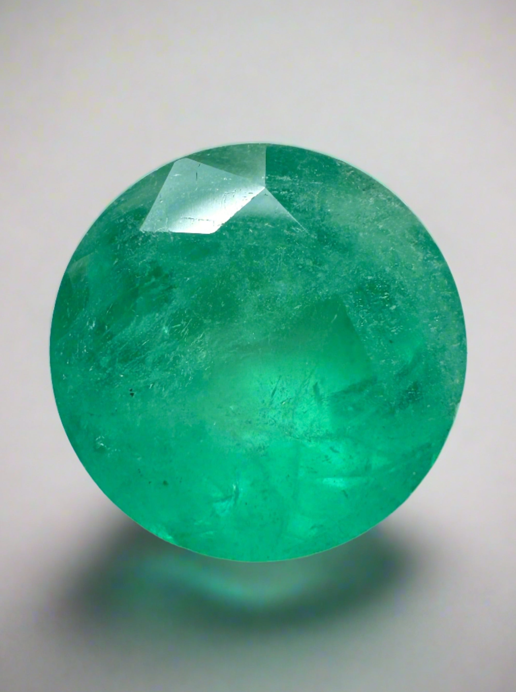 4.42 Carat Medium Green Natural Round Loose Colombian Emerald Gemstone for Jewelry Making - 10.2x10.2mm Size Perfect for Rings, Necklaces & Earrings