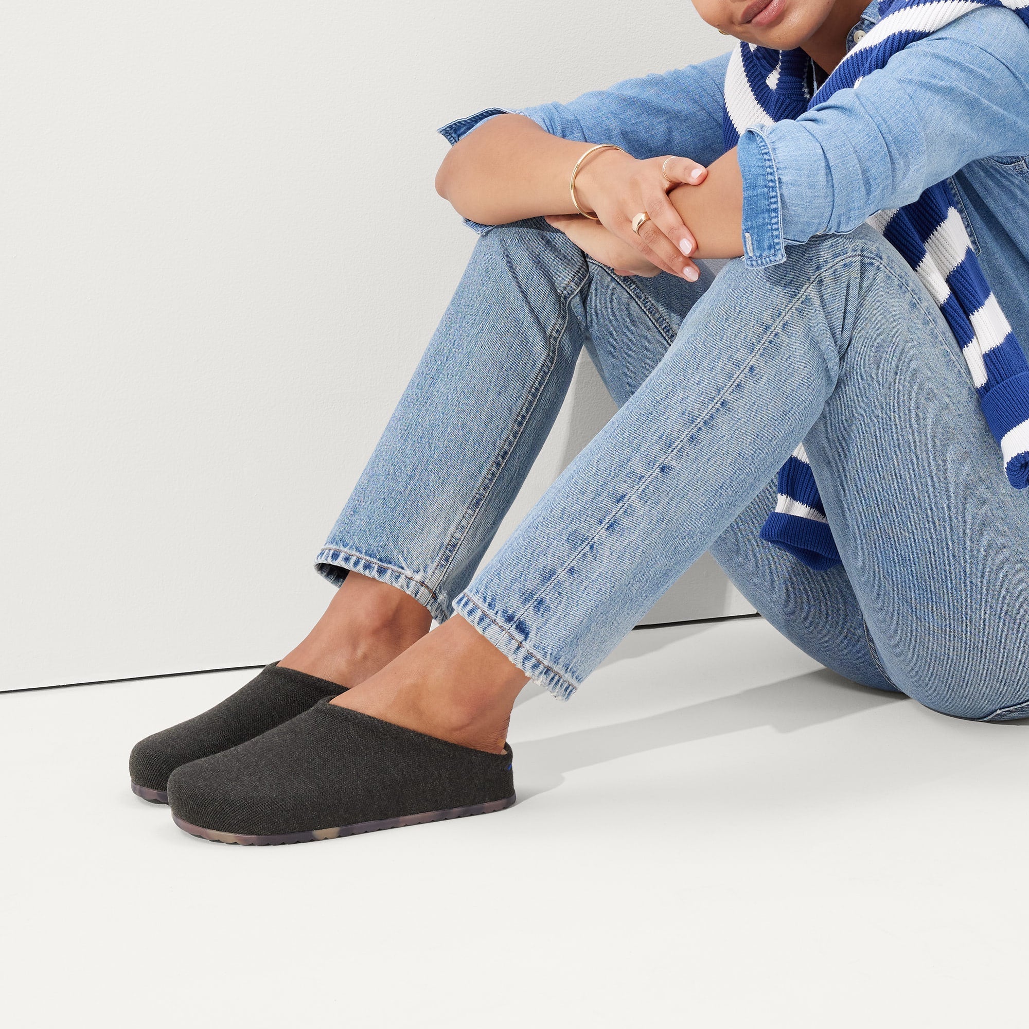 Comfortable Casual Clogs for Women - Soft Black Slip-On Shoes for Home, Garden & Outdoor Wear