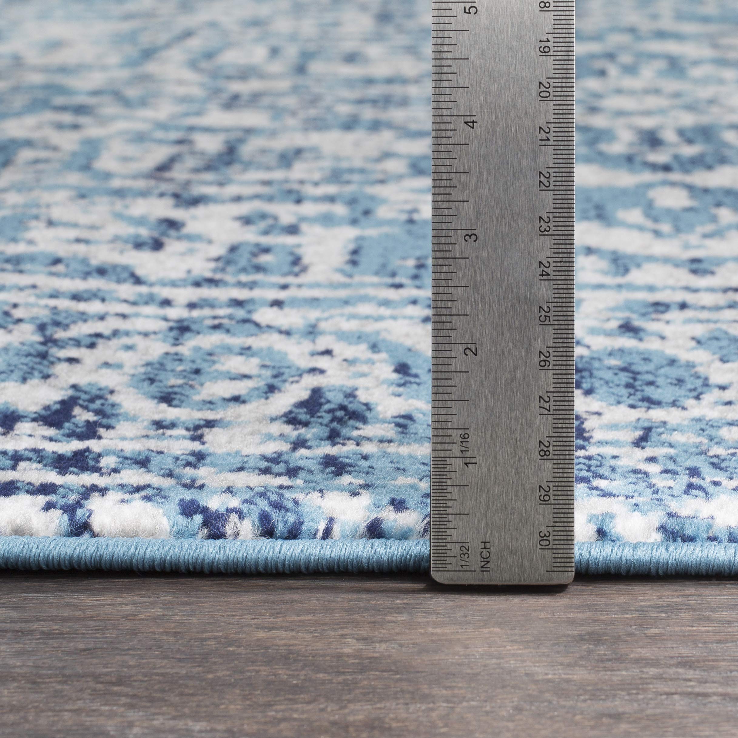 Mark&Day 5ft Round Emma Traditional Sky Blue Area Rug - Soft Blue & White Carpet for Living Room, Bedroom, Kitchen - 5'3
