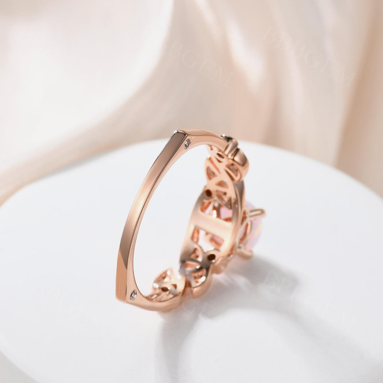 14K & 18K Rose Gold Opal Engagement Ring - Round Cut Art Deco Wedding Band with Milgrain Detailing - Vintage Style Anniversary Gift Set for Women - Perfect for Proposals, Weddings & Special Occasions