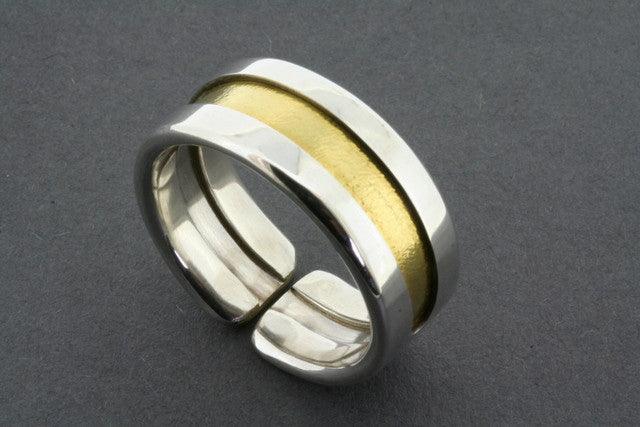 Elegant Silver Line Ring with Gold Accent - Perfect for Everyday Wear, Parties & Special Occasions