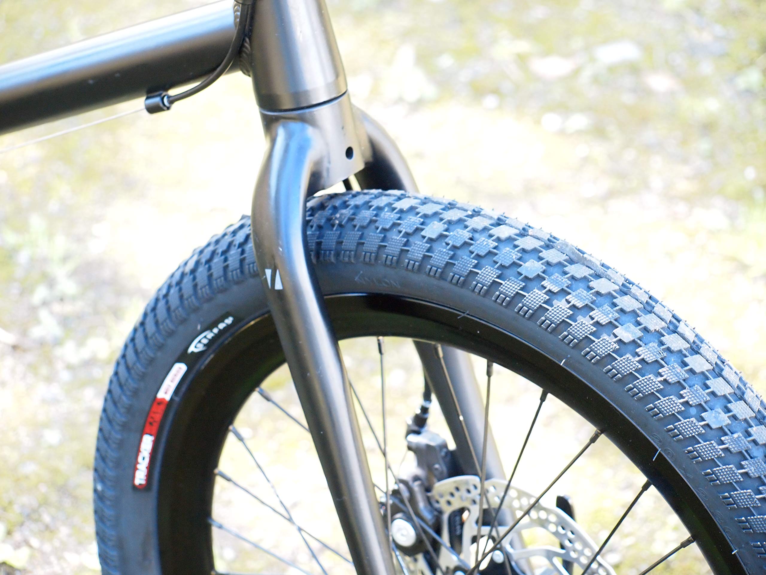 Serfas Tracker Tire - Durable Bicycle Tires for Mountain & Road Bikes - All-Weather Performance for Commuting, Trail Riding & Urban Cycling