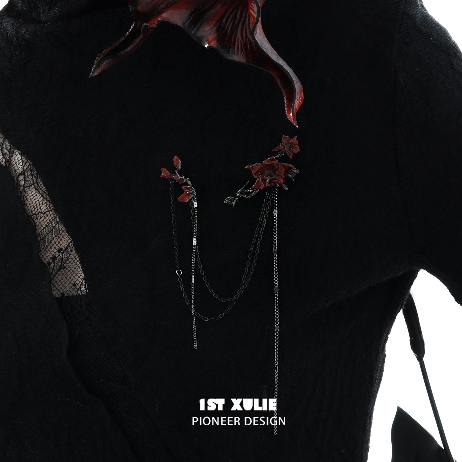 Bloody Datura Chain Suit Brooches™ - Gothic Jewelry for Women, Vintage Style Pin Badges - Perfect for Gothic Fashion, Cosplay, and Alternative Outfits