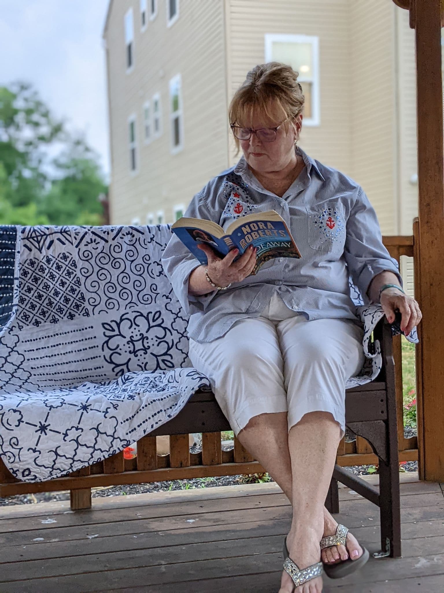 Monique Soft & Cozy Throw Blanket - Luxurious Fleece Blanket for Couch, Bed, and Travel - Perfect for Winter, Gifts, and Home Decor