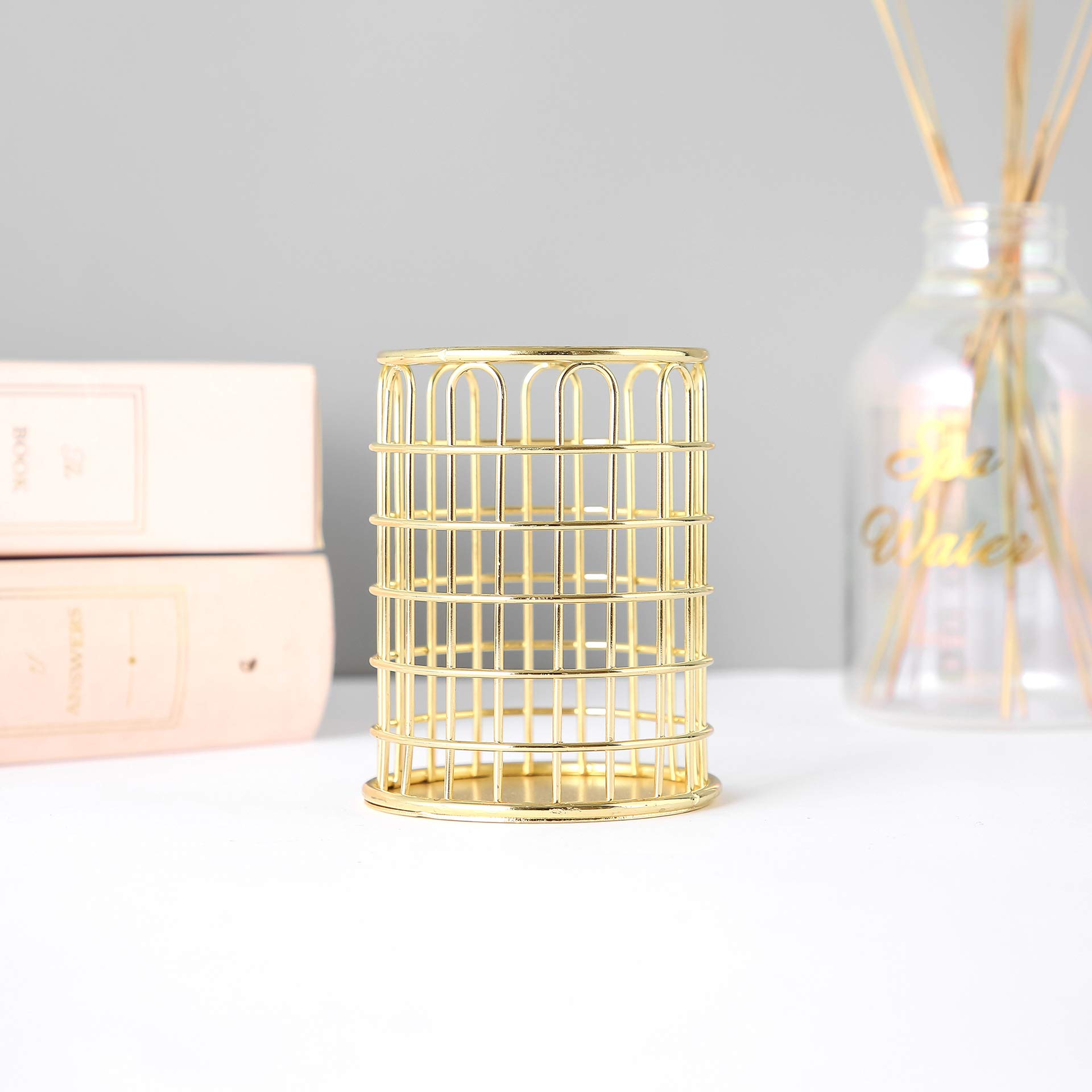 Metal Wire Pen Holder - Gold Desk Organizer for Pencils, Pens & Office Supplies - Stylish Storage Container for Home & Office Workspace (1-Pack)