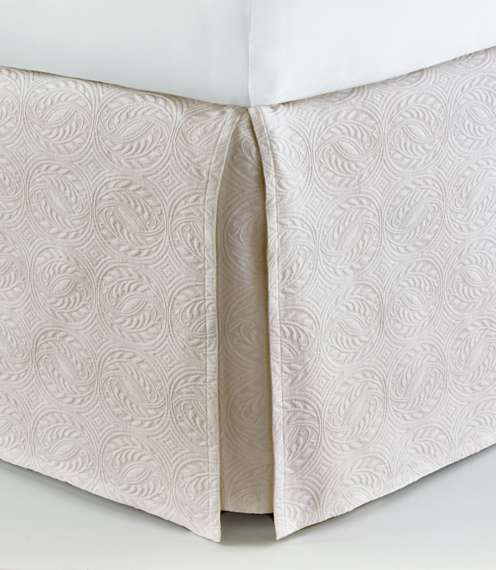Luxury Vienna Matelassé Tailored Bed Skirt - Premium Fitted Dust Ruffle for Queen & King Size Beds - Perfect for Master Bedrooms & Guest Rooms