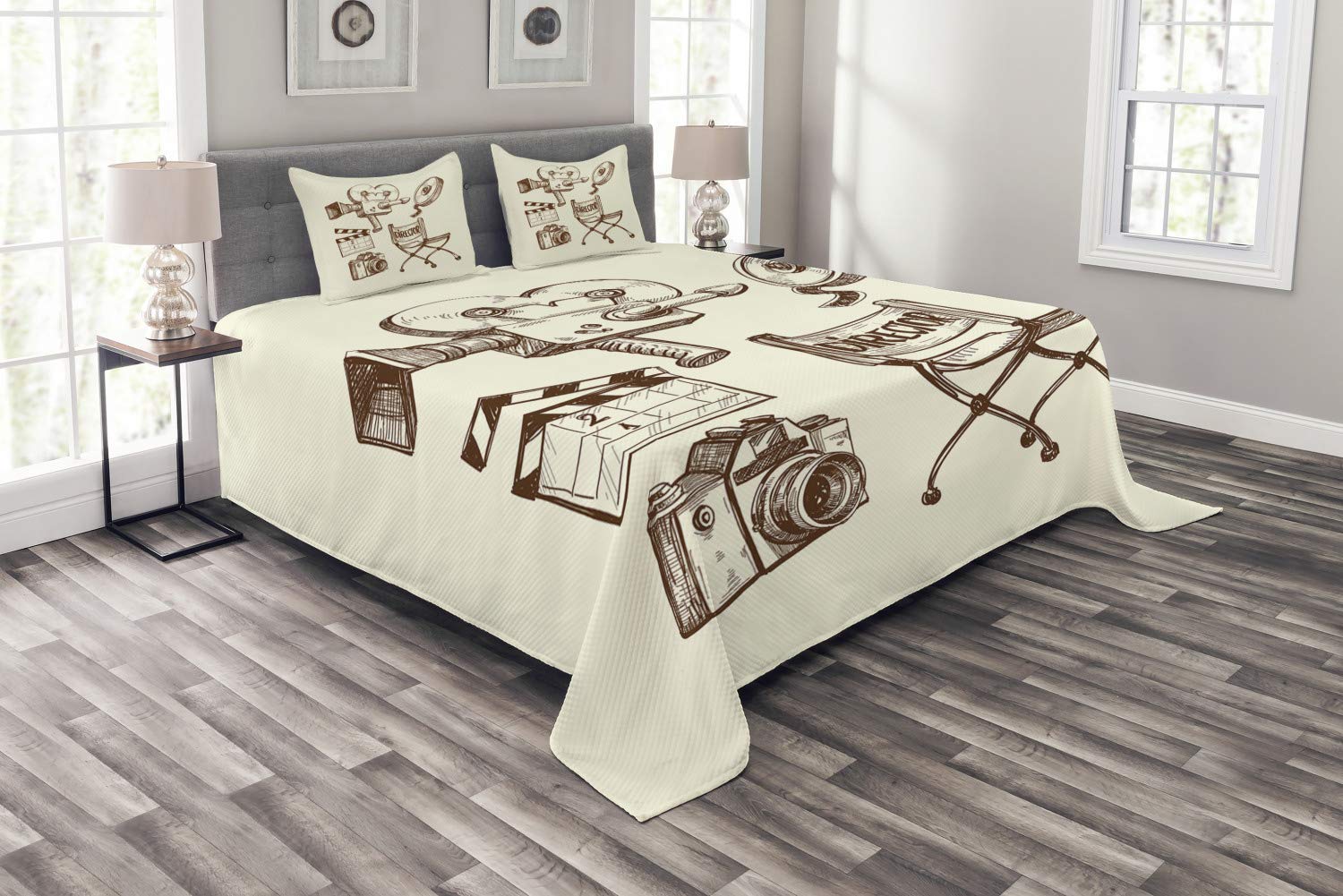 Ambesonne Vintage Movie Theater Bedspread Set - 3-Piece Sketch Art Director Theme Bedding with 2 Pillow Shams, King Size Beige Brown - Perfect for Cinema Lovers' Bedroom Decor & Photography Enthusiasts
