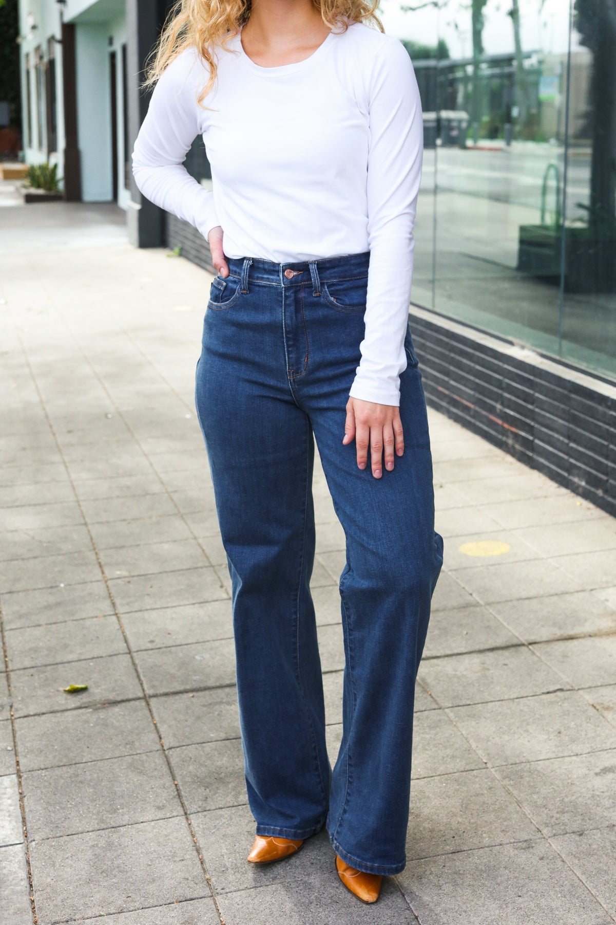 Judy Blue Women's Medium Wash High Waist Wide Leg Jeans - Comfortable Stretch Denim Pants for Casual Wear & Everyday Outfits