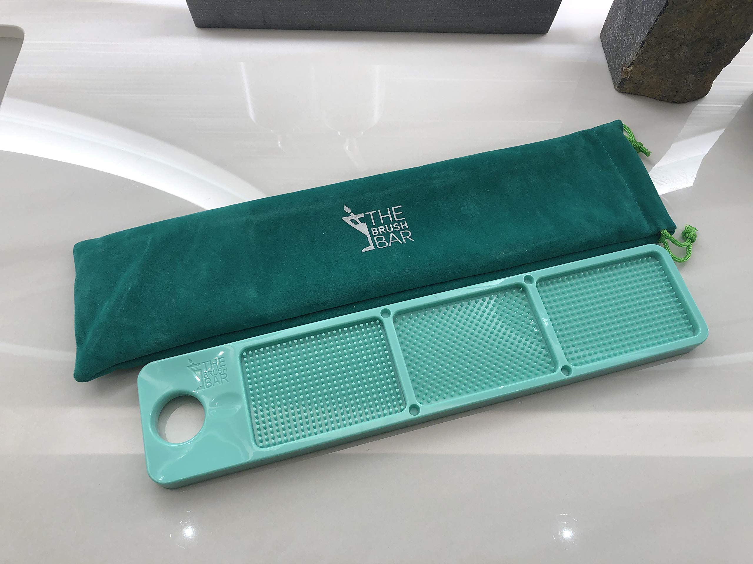 Professional Mat Makeup Brush Cleaner & Exfoliating Pad - Deep Cleaning for Foundation, Powder & Blush Brushes | Perfect for Home & Salon Use