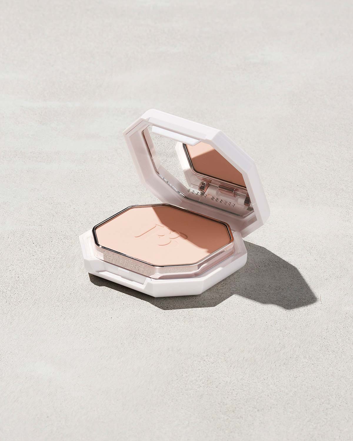 Pro Filt'r Soft Matte Powder Foundation - #120 - Oil Control & Long-Lasting Wear for Flawless Makeup - Perfect for Everyday Use & Special Occasions